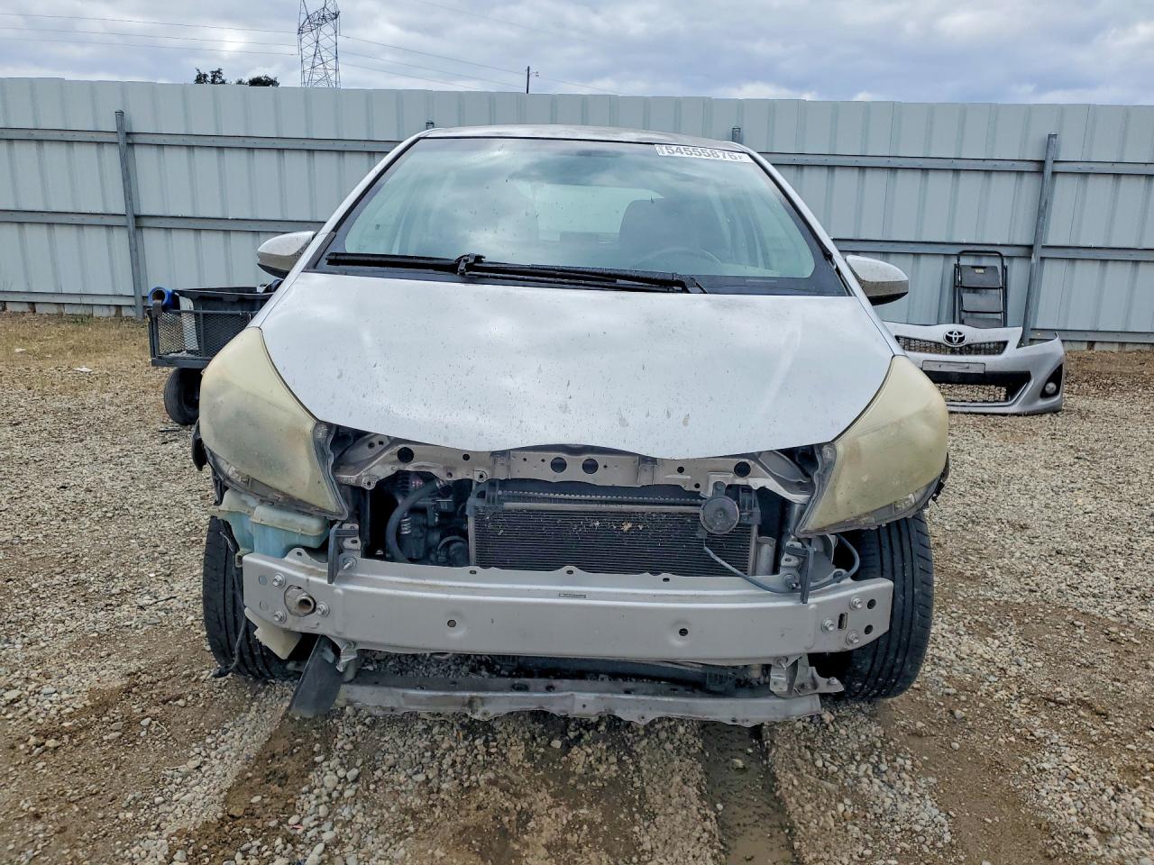 2012 Toyota Yaris 5-door Se Серебряный vin: JTDKTUD35CD501457