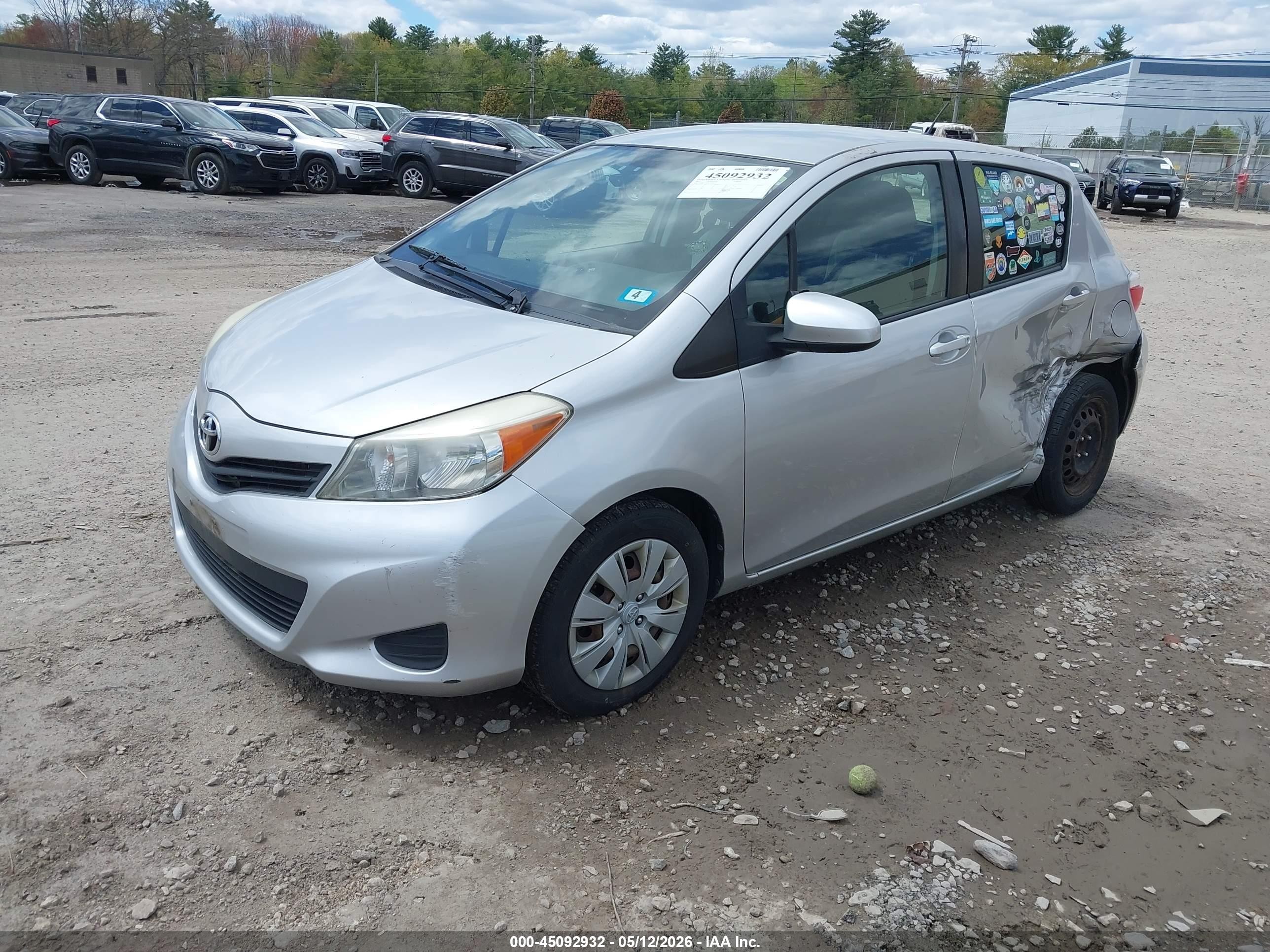 2012 Toyota Yaris Le Silver vin: JTDKTUD35CD510157