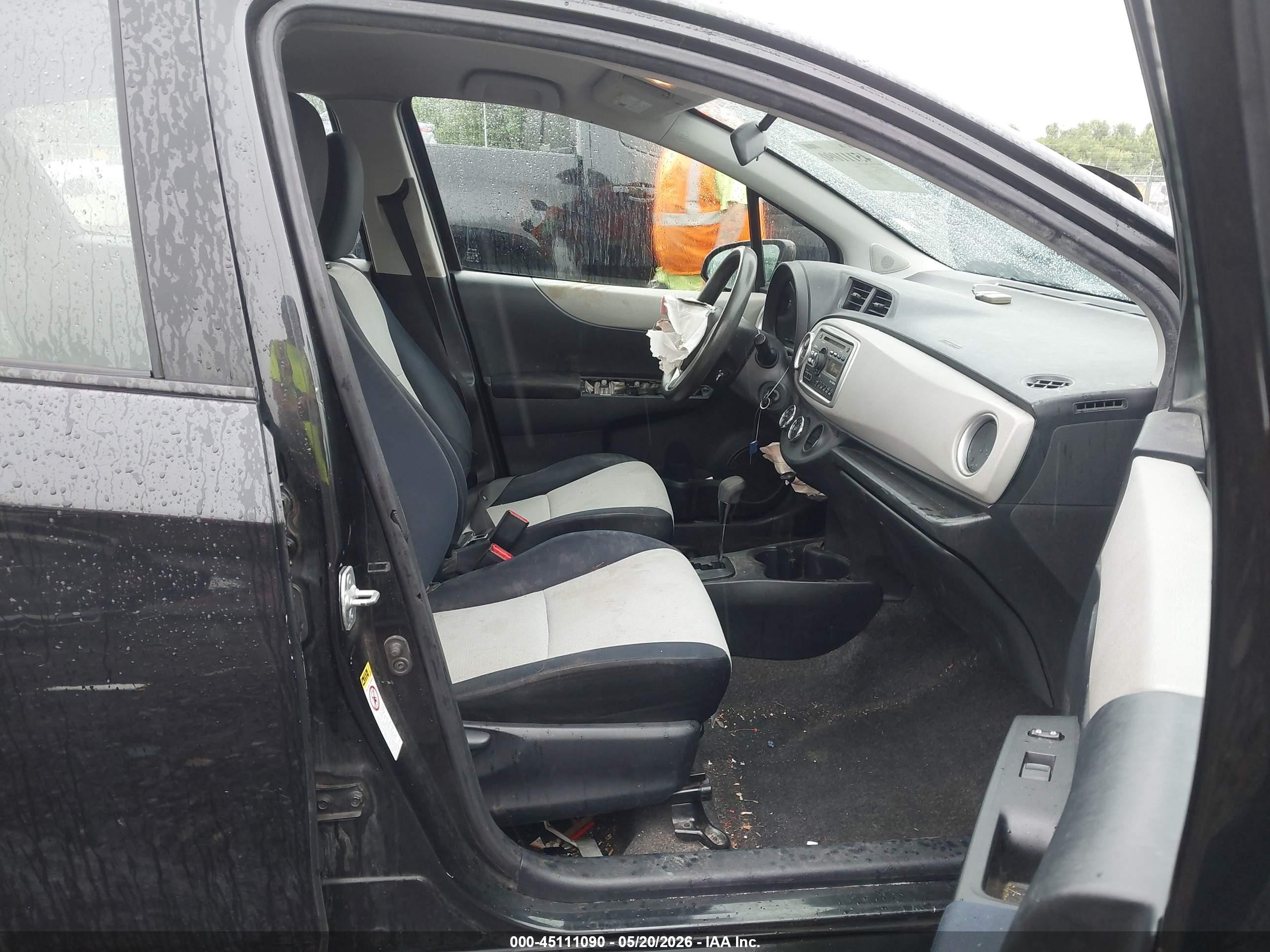 2012 Toyota Yaris Le Black vin: JTDKTUD35CD514080