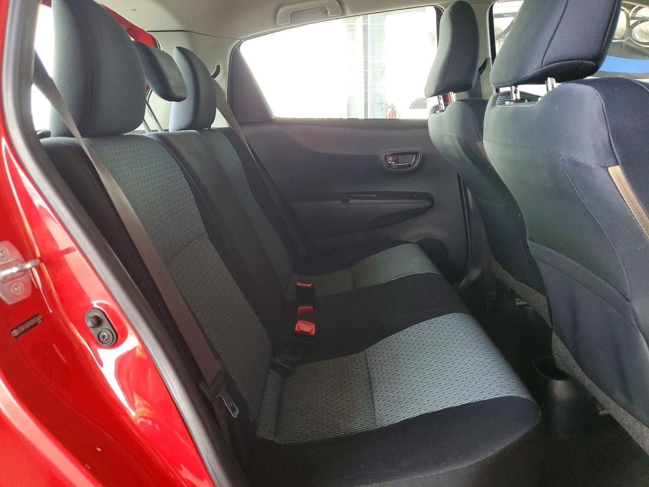 2012 Toyota Yaris 5-door Se Red vin: JTDKTUD35CD531669