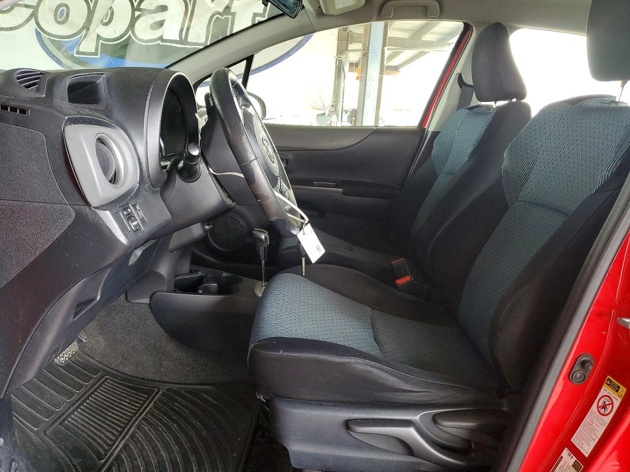 2012 Toyota Yaris 5-door Se Red vin: JTDKTUD35CD531669