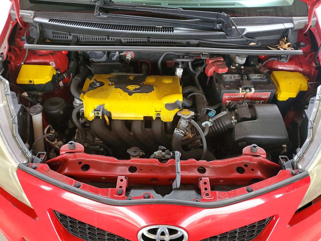 2012 Toyota Yaris 5-door Se Red vin: JTDKTUD35CD531669