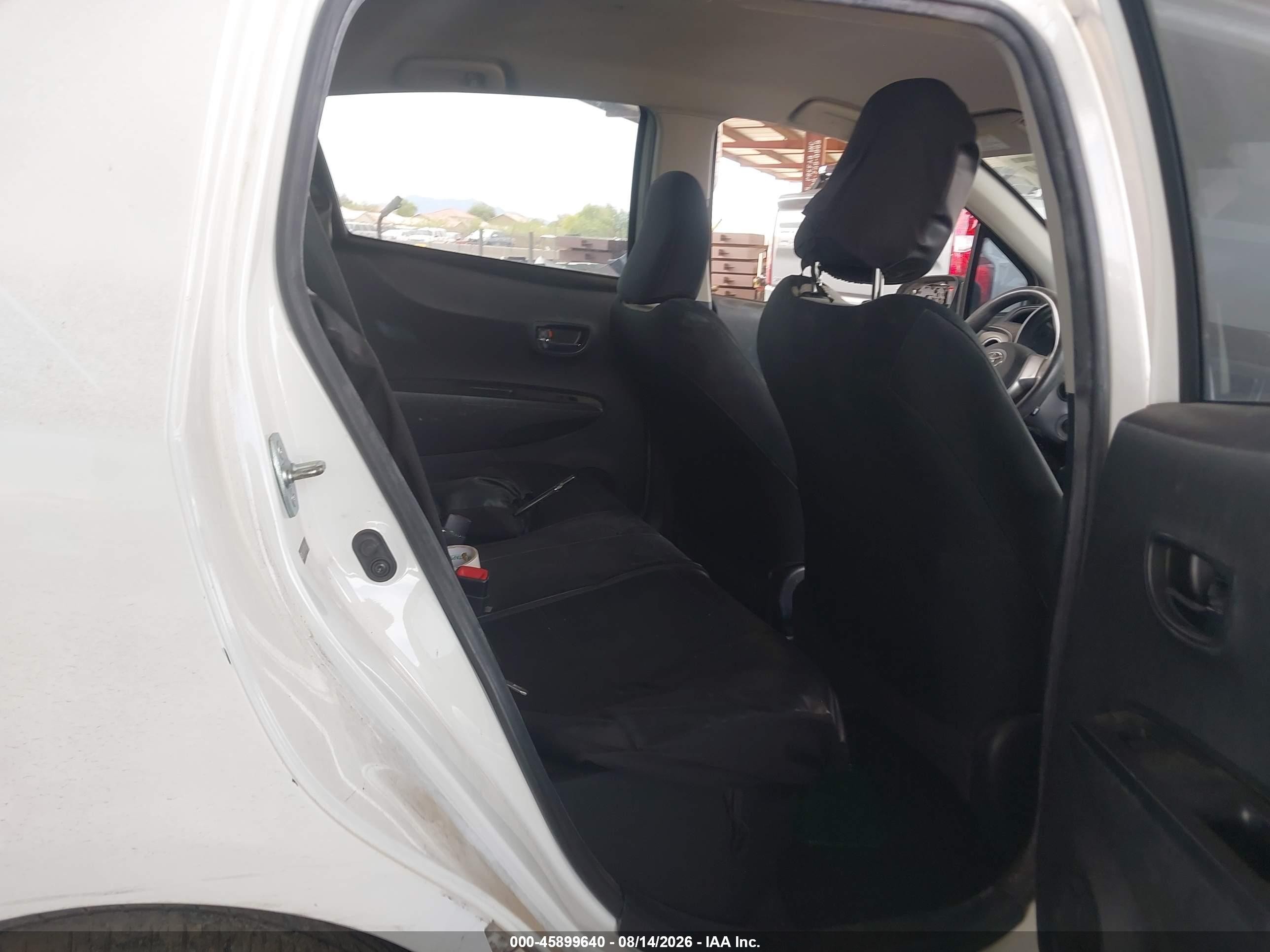 2012 Toyota Yaris Le White vin: JTDKTUD35CD536810