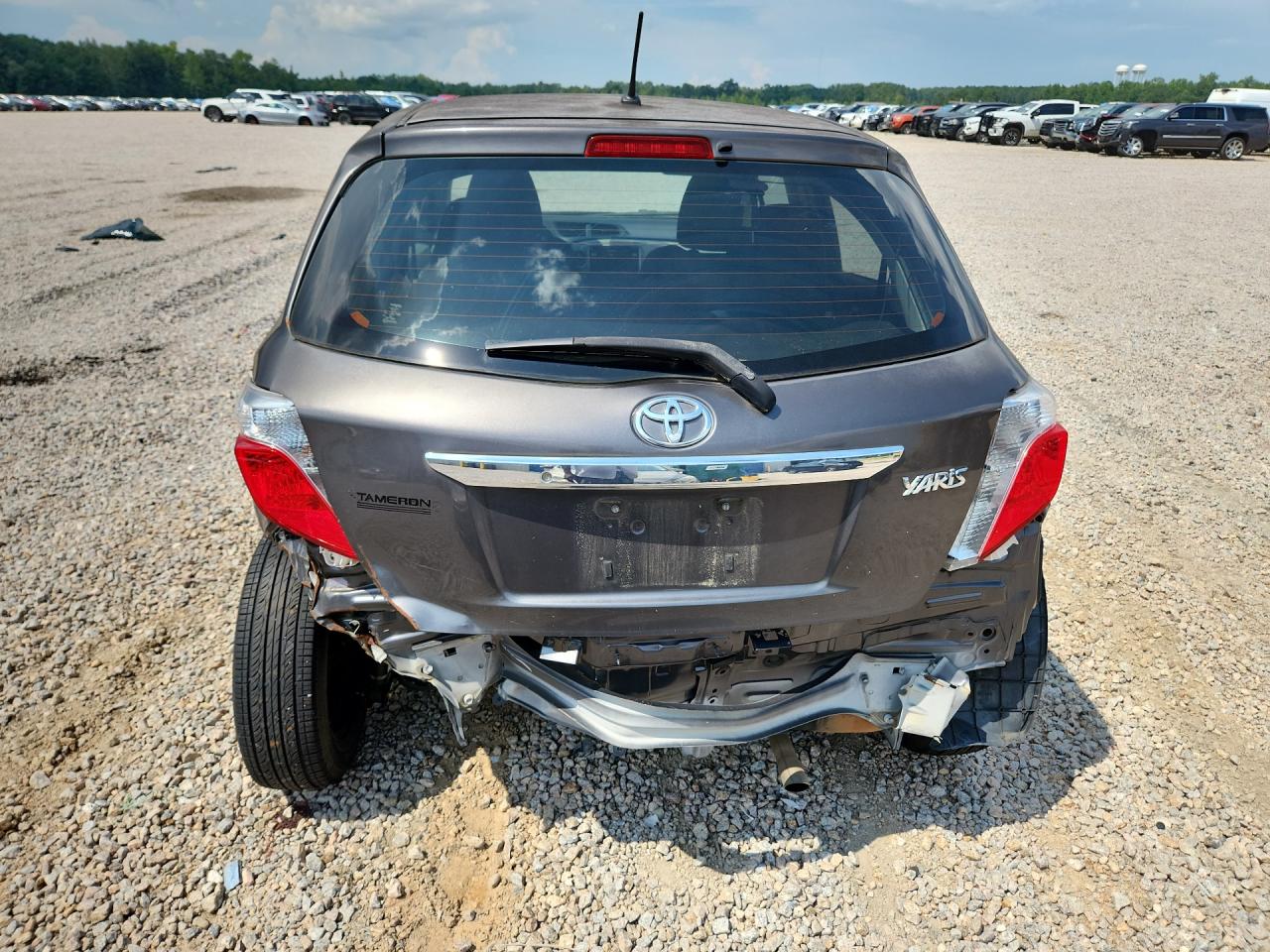 2012 Toyota Yaris 5-door L Gray vin: JTDKTUD35CD537620