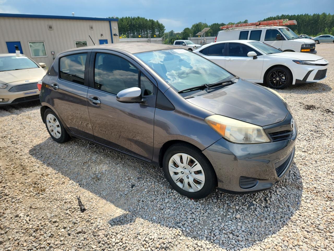 2012 Toyota Yaris 5-door L Gray vin: JTDKTUD35CD537620