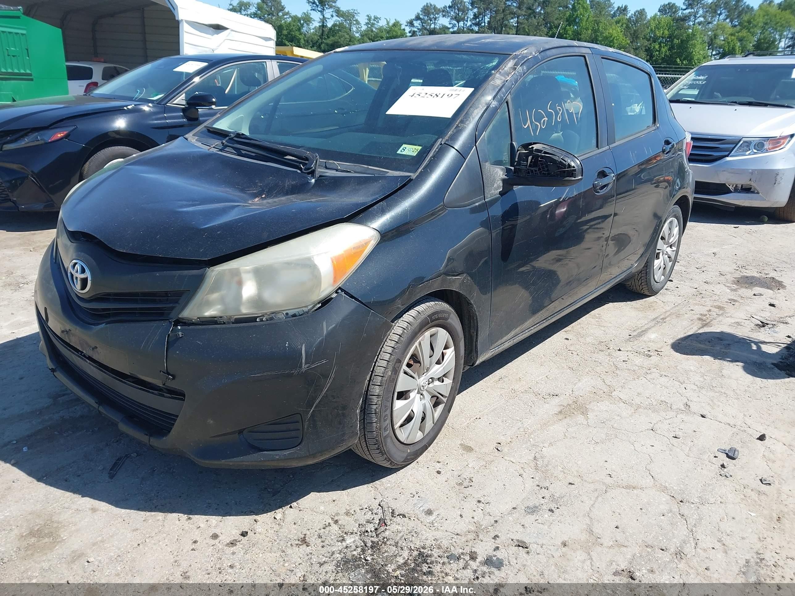 2013 Toyota Yaris Le Black vin: JTDKTUD35DD551177