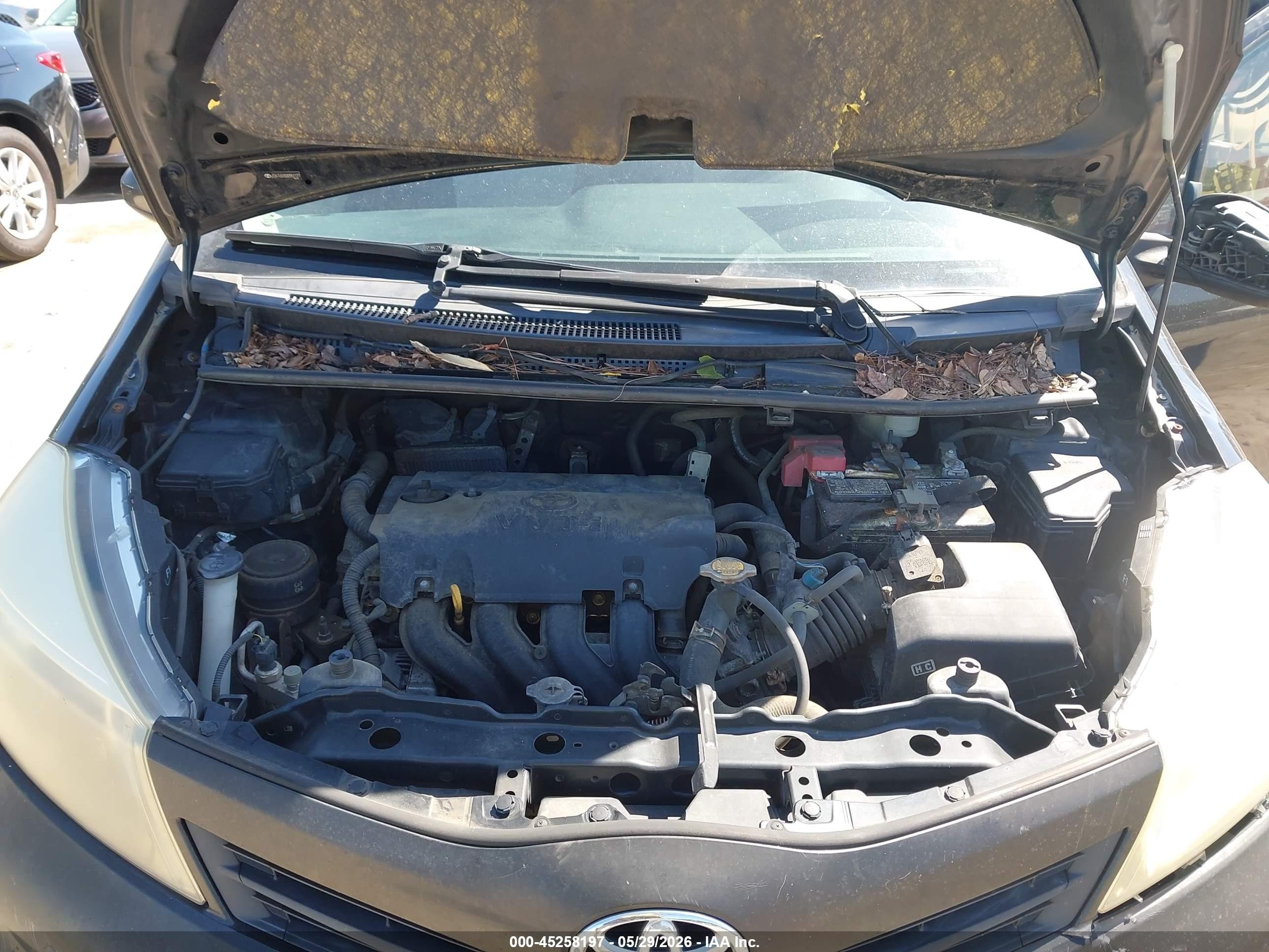 2013 Toyota Yaris Le Black vin: JTDKTUD35DD551177