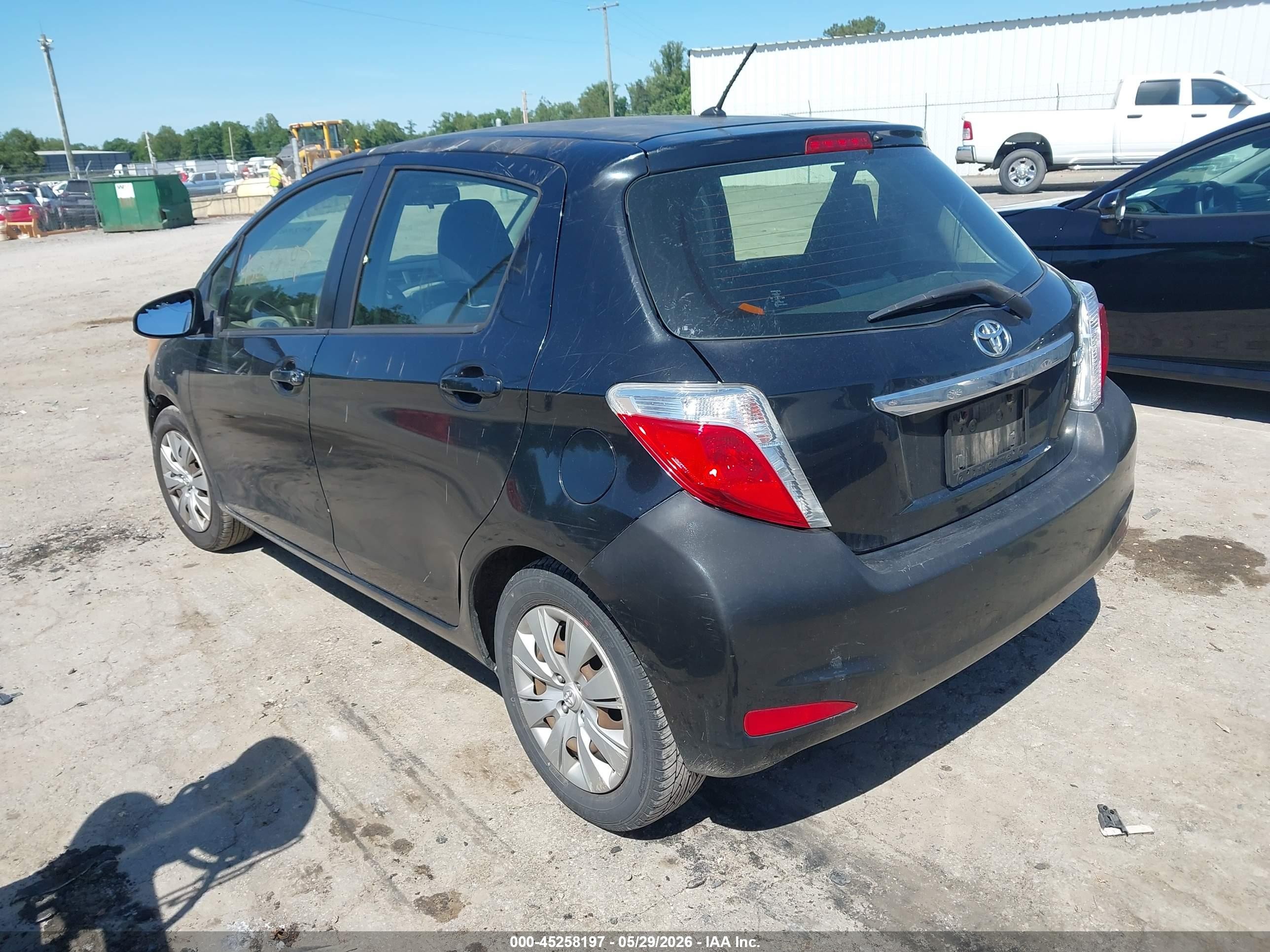 2013 Toyota Yaris Le Black vin: JTDKTUD35DD551177