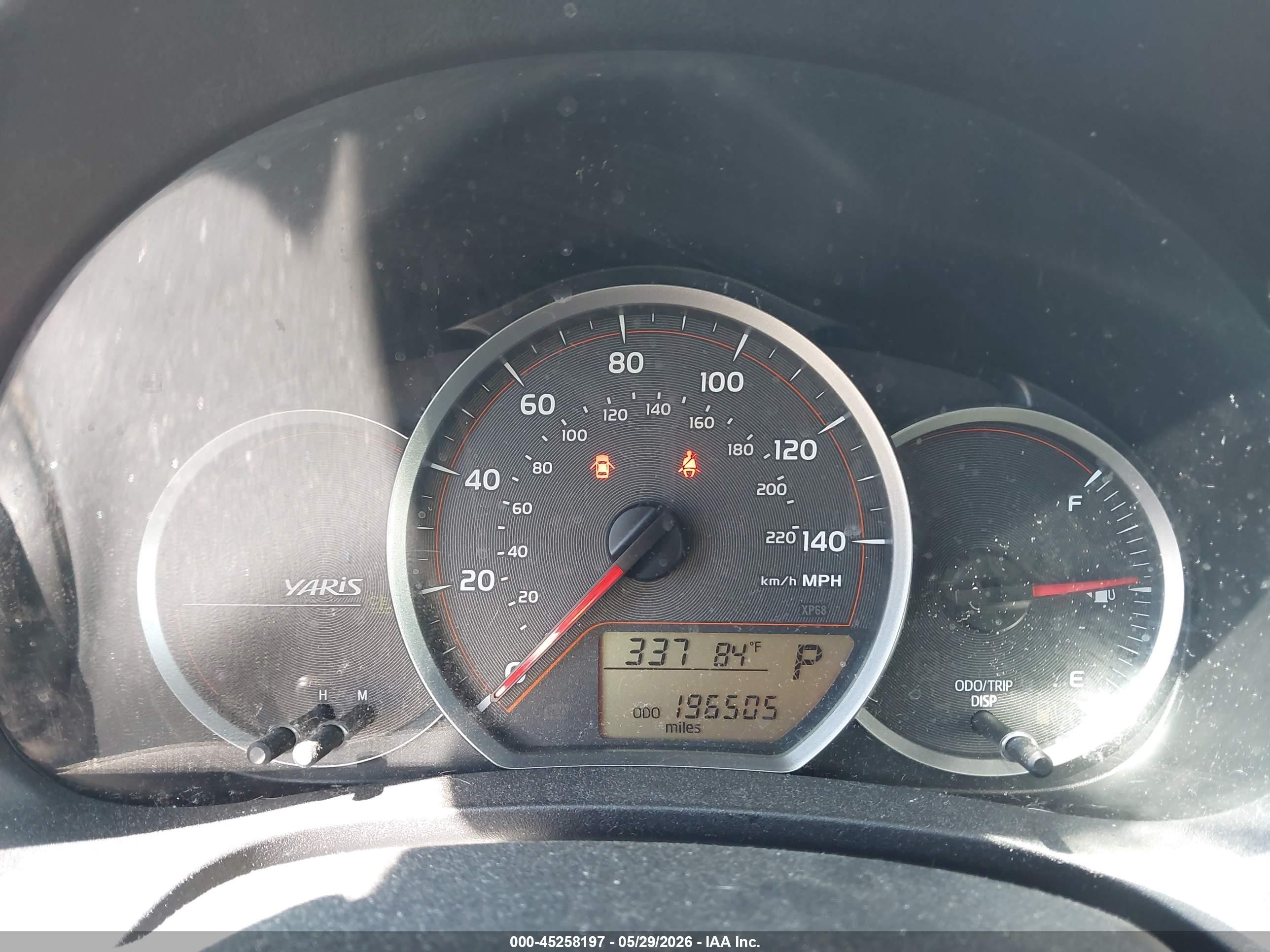 2013 Toyota Yaris Le Black vin: JTDKTUD35DD551177