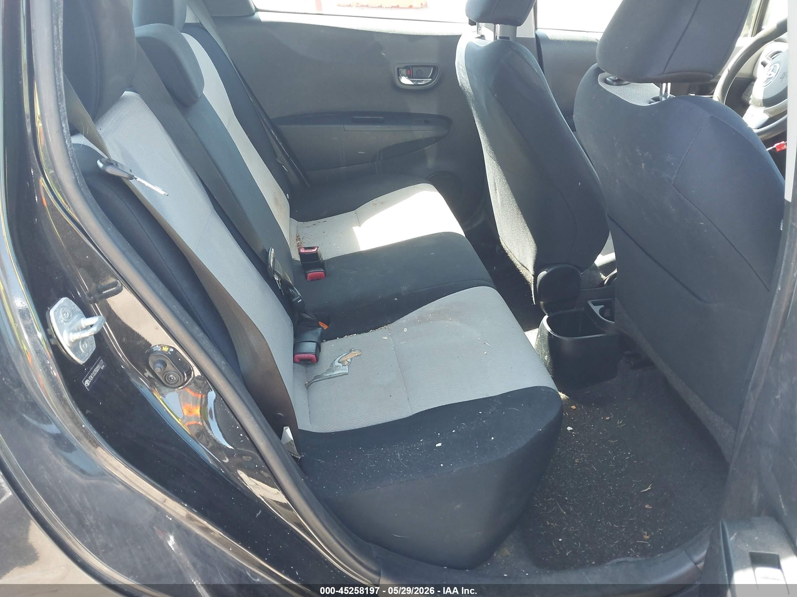 2013 Toyota Yaris Le Black vin: JTDKTUD35DD551177