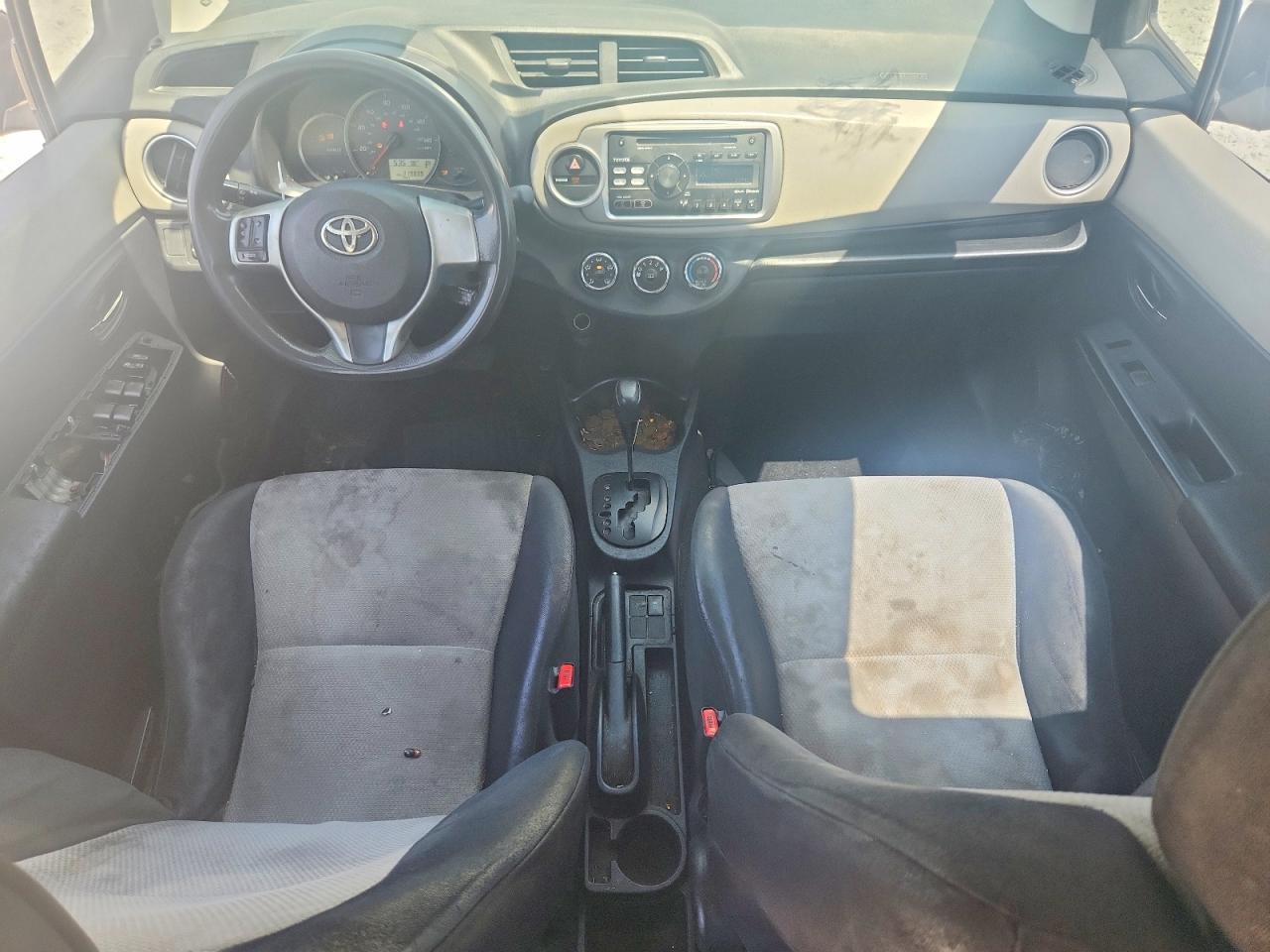 2013 Toyota Yaris 5-door Le Black vin: JTDKTUD35DD557948