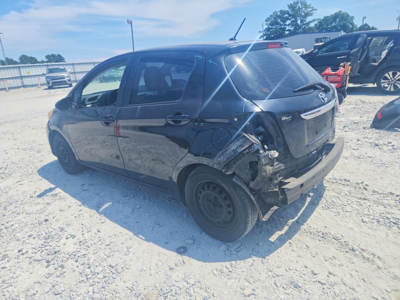 2013 Toyota Yaris 5-door Le Black vin: JTDKTUD35DD557948