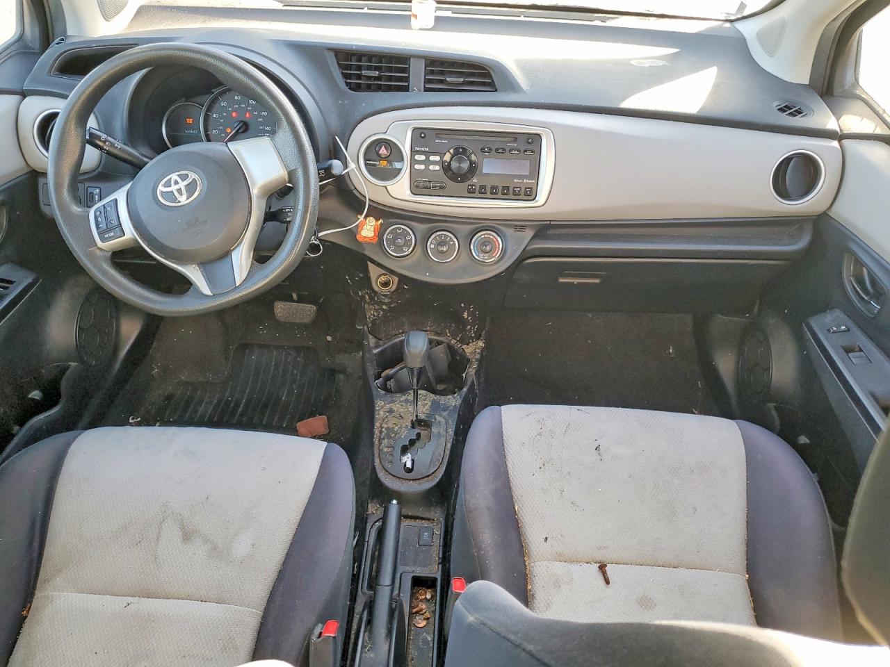 2013 Toyota Yaris 5-door Le Black vin: JTDKTUD35DD559666