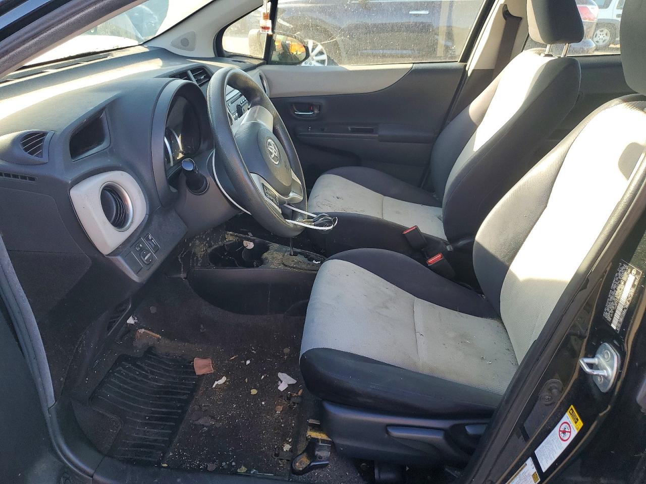 2013 Toyota Yaris 5-door Le Black vin: JTDKTUD35DD559666