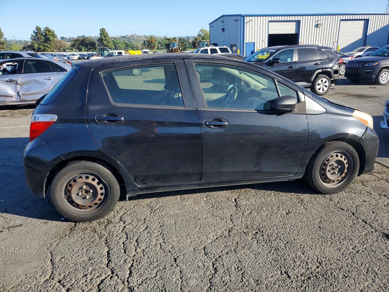 2013 Toyota Yaris 5-door Le Black vin: JTDKTUD35DD559666