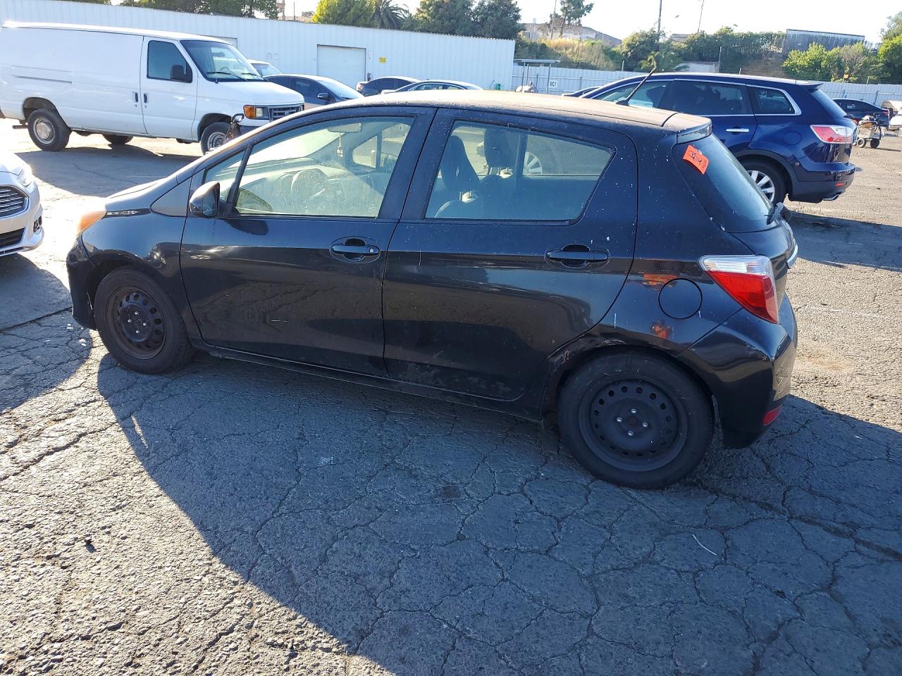 2013 Toyota Yaris 5-door Le Black vin: JTDKTUD35DD559666