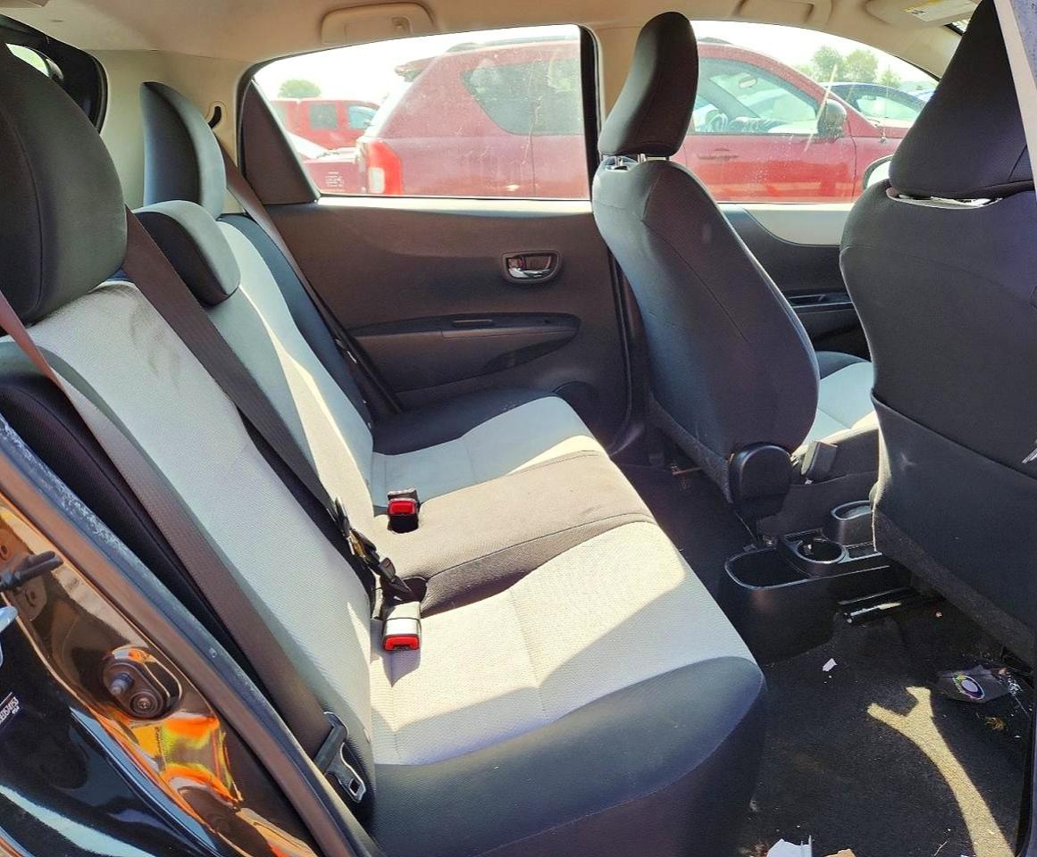 2014 Toyota Yaris 5-door Le Black vin: JTDKTUD35ED574153