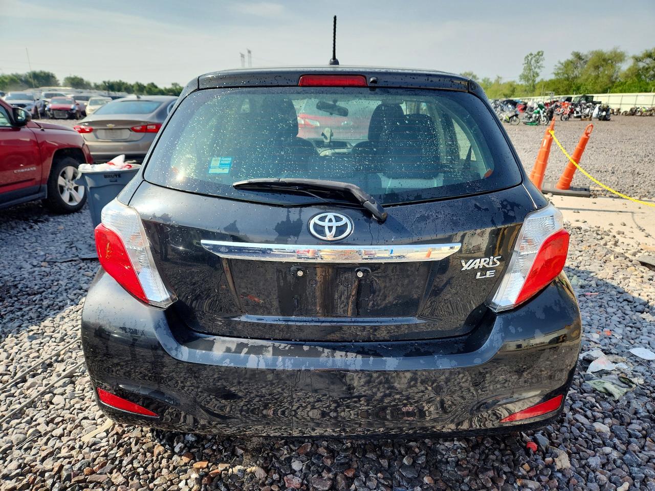 2014 Toyota Yaris 5-door Le Black vin: JTDKTUD35ED574153