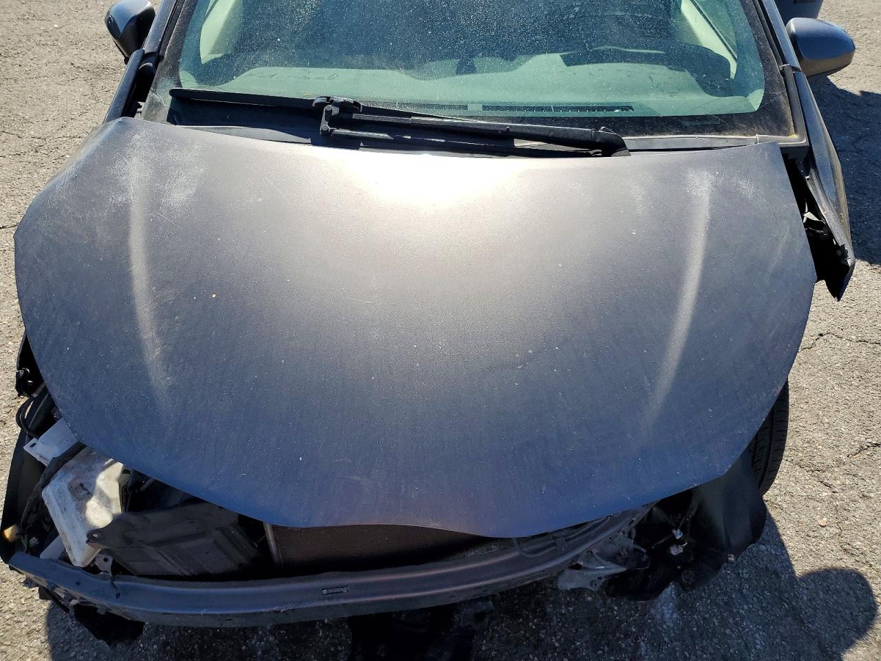 2014 Toyota Yaris 5-door Le Gray vin: JTDKTUD35ED583077