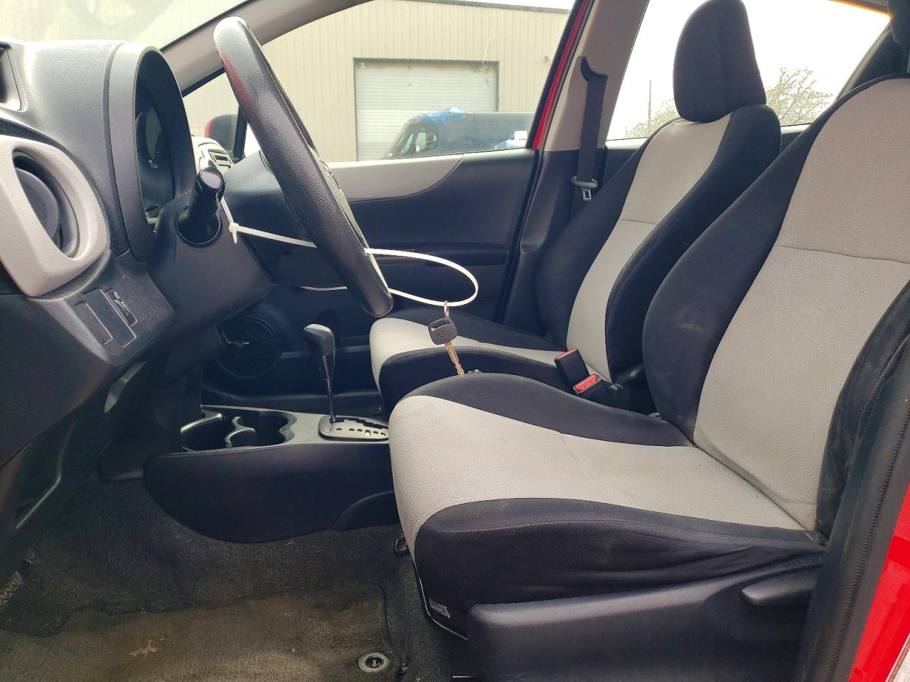 2012 Toyota Yaris 5-door L Red vin: JTDKTUD36CD526819