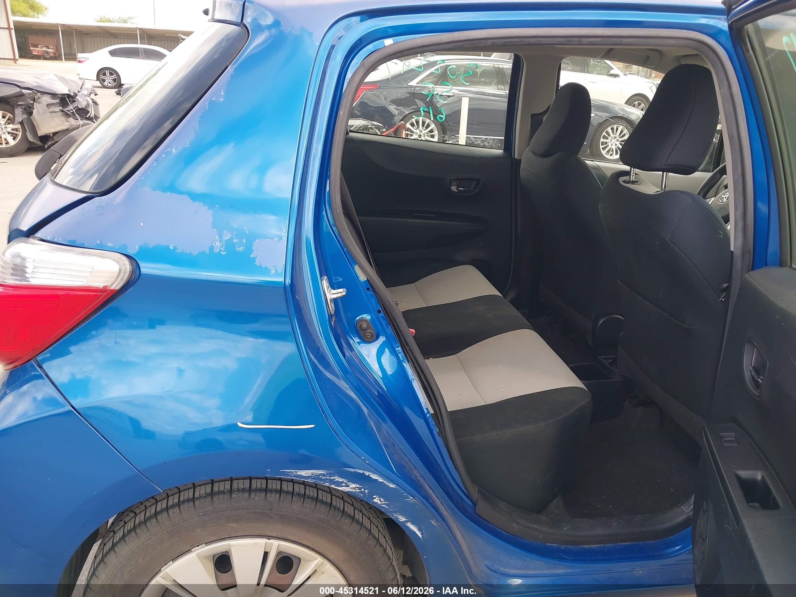 2013 Toyota Yaris Le Blue vin: JTDKTUD36DD561118