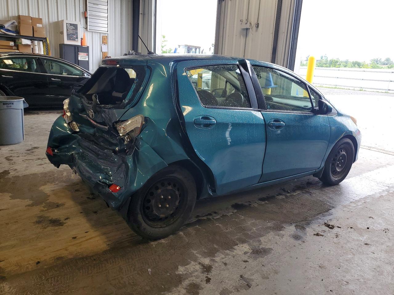 2013 Toyota Yaris 5-door L Бирюзовый vin: JTDKTUD36DD563175
