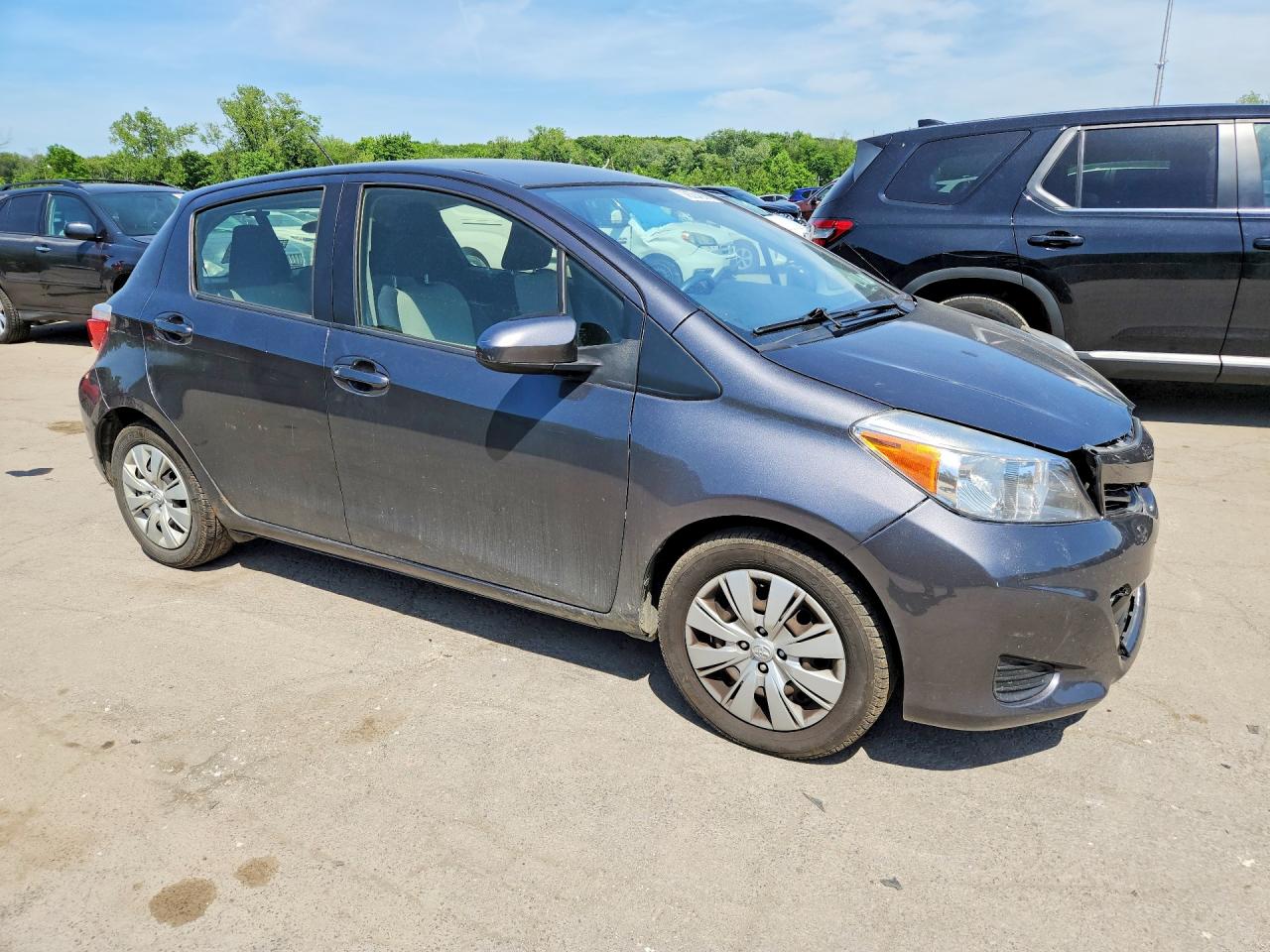 2014 Toyota Yaris 5-door L Gray vin: JTDKTUD36ED587395