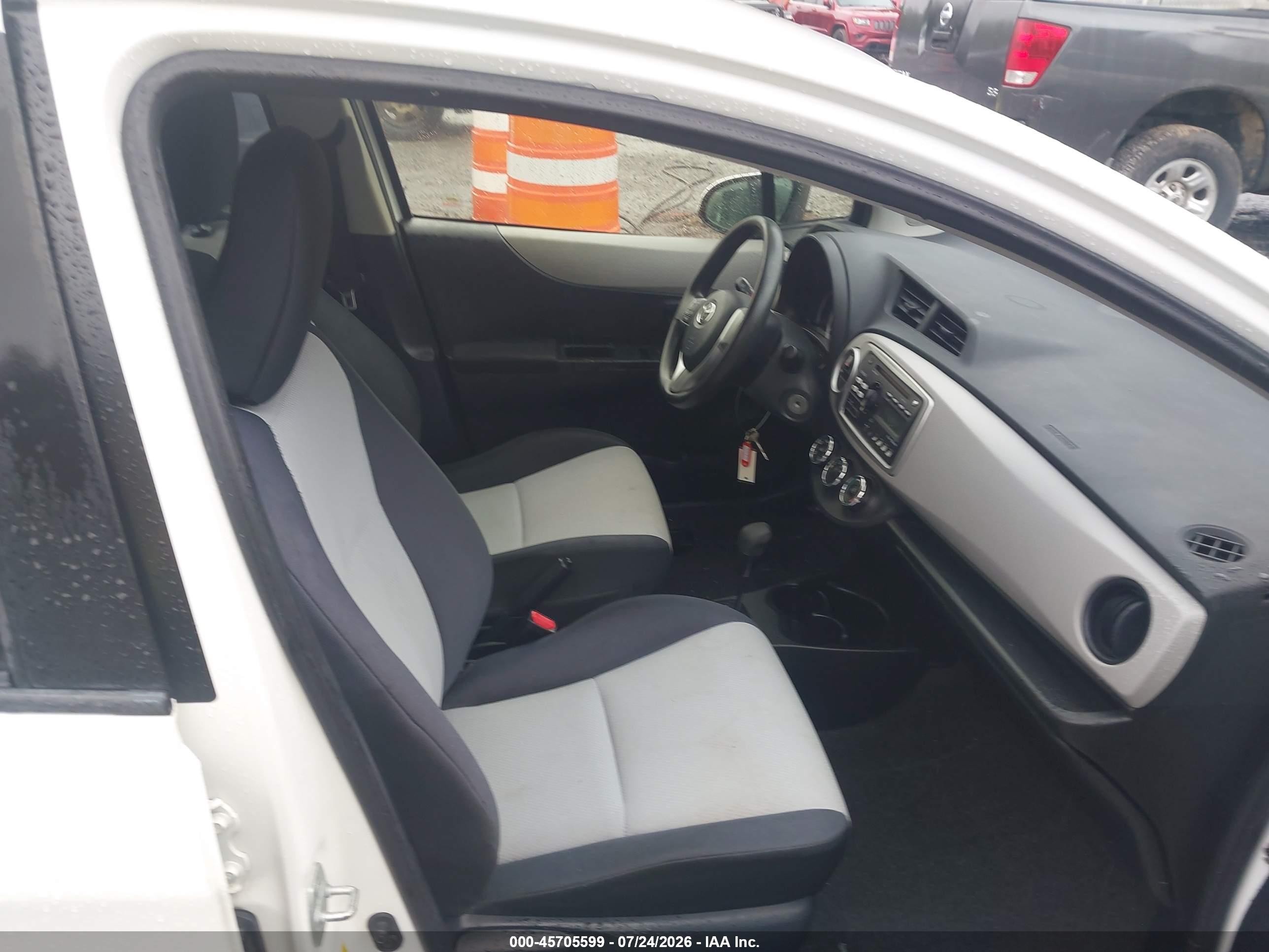2014 Toyota Yaris L (tmc/cbu Plant)/le (tmc/cbu Plant)/se (tmc/cbu Plant) White vin: JTDKTUD36ED593438