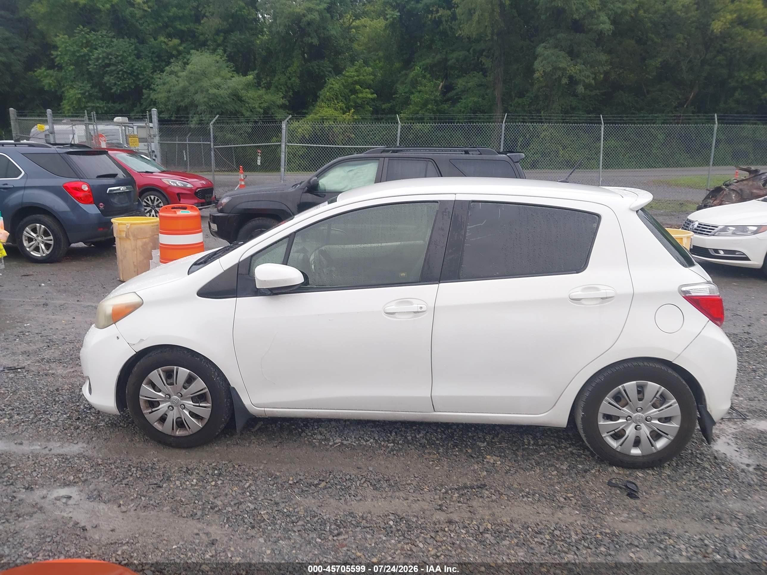 2014 Toyota Yaris L (tmc/cbu Plant)/le (tmc/cbu Plant)/se (tmc/cbu Plant) White vin: JTDKTUD36ED593438