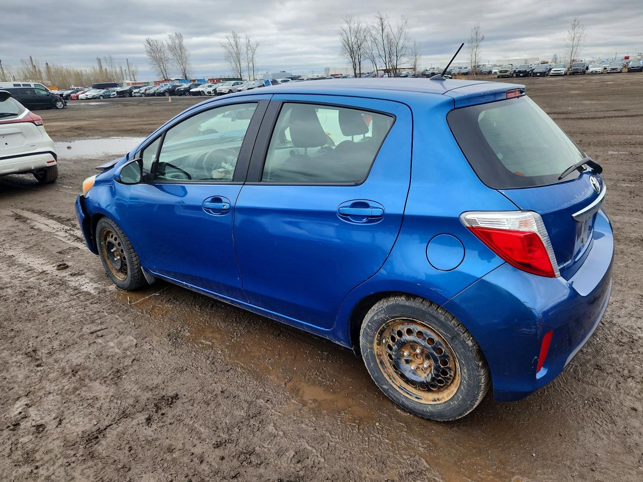 2012 Toyota Yaris 5-door L Blue vin: JTDKTUD37CD508555