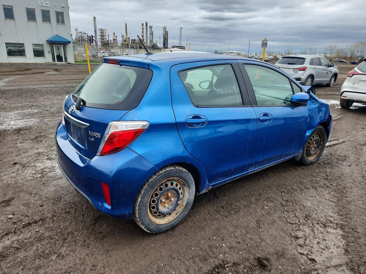 2012 Toyota Yaris 5-door L Blue vin: JTDKTUD37CD508555