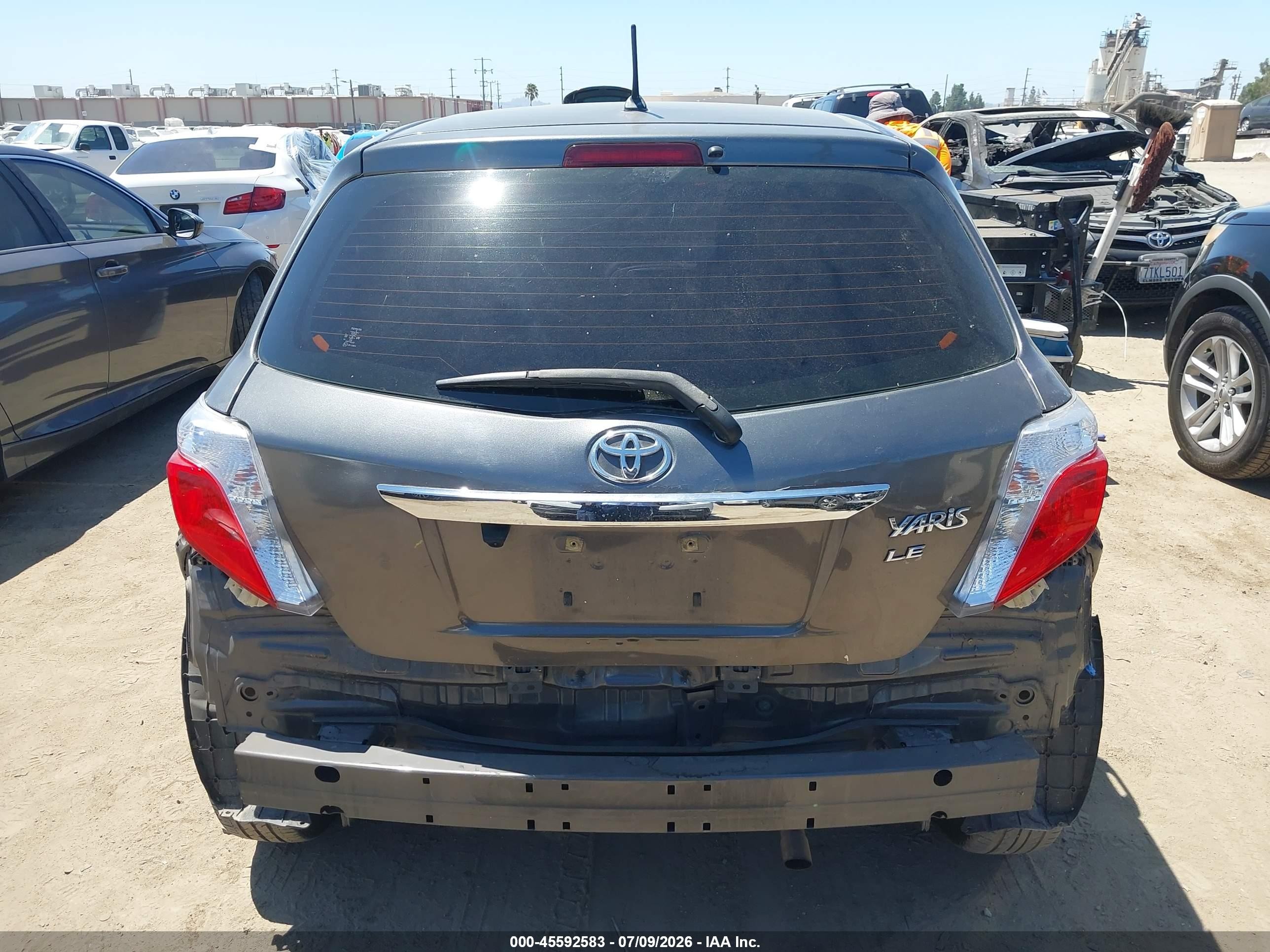 2012 Toyota Yaris Le Gray vin: JTDKTUD37CD523394