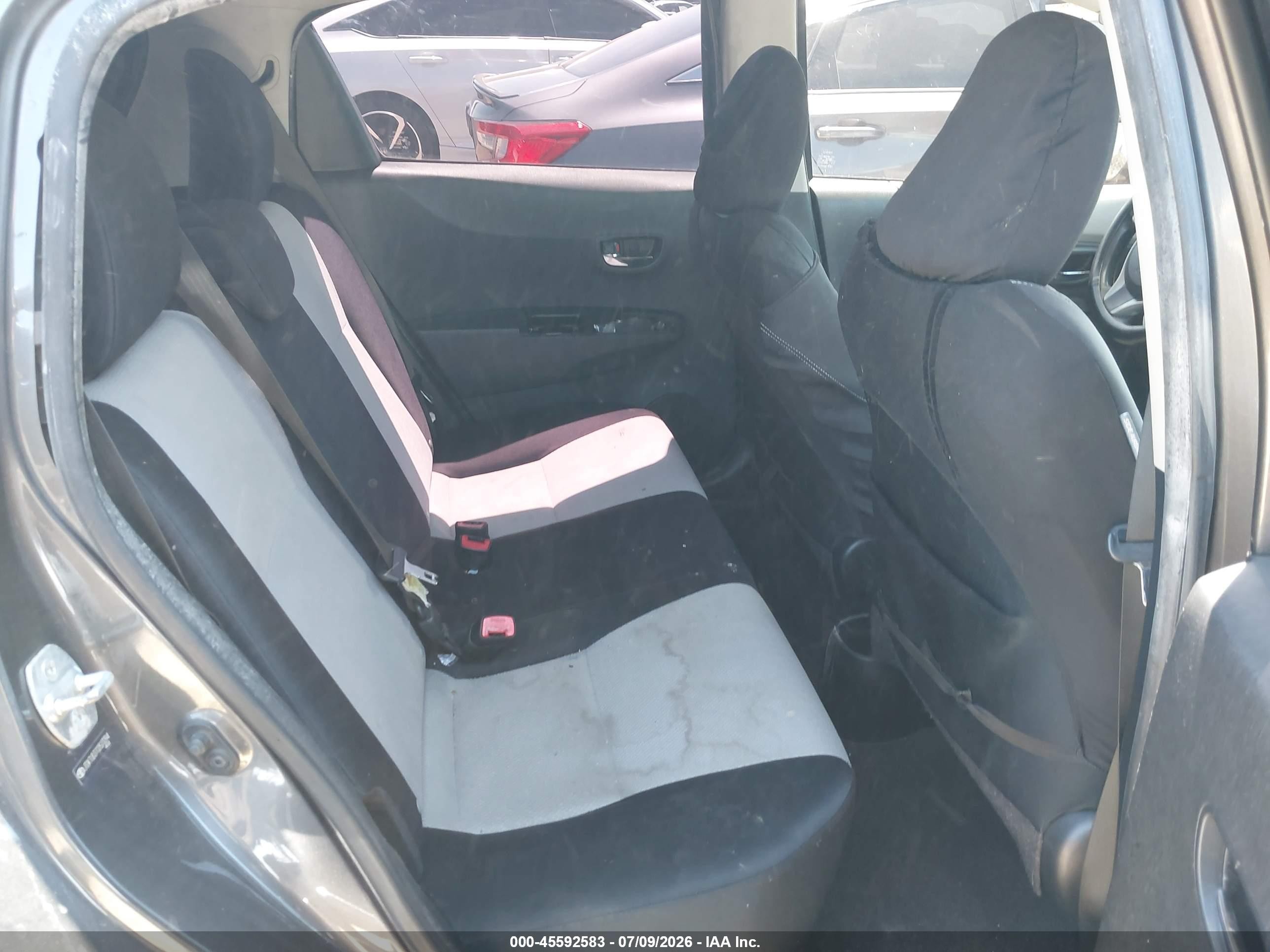 2012 Toyota Yaris Le Gray vin: JTDKTUD37CD523394