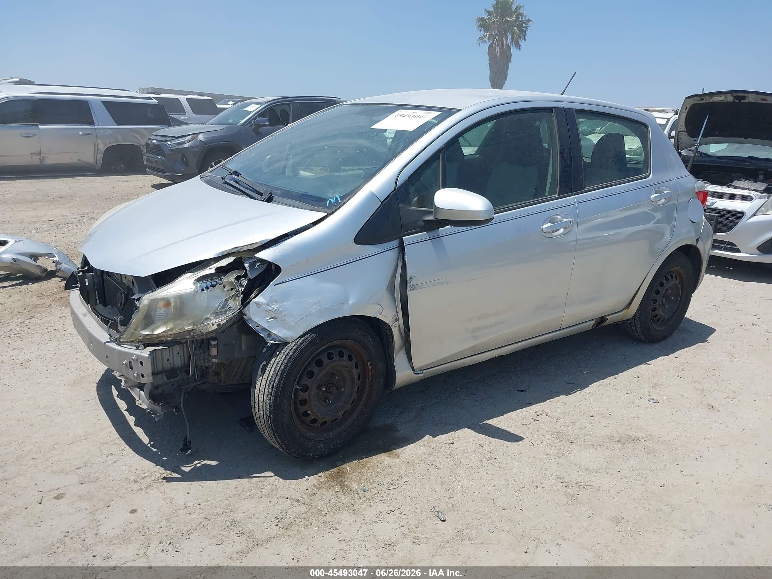 2012 Toyota Yaris Le Серебряный vin: JTDKTUD37CD531589