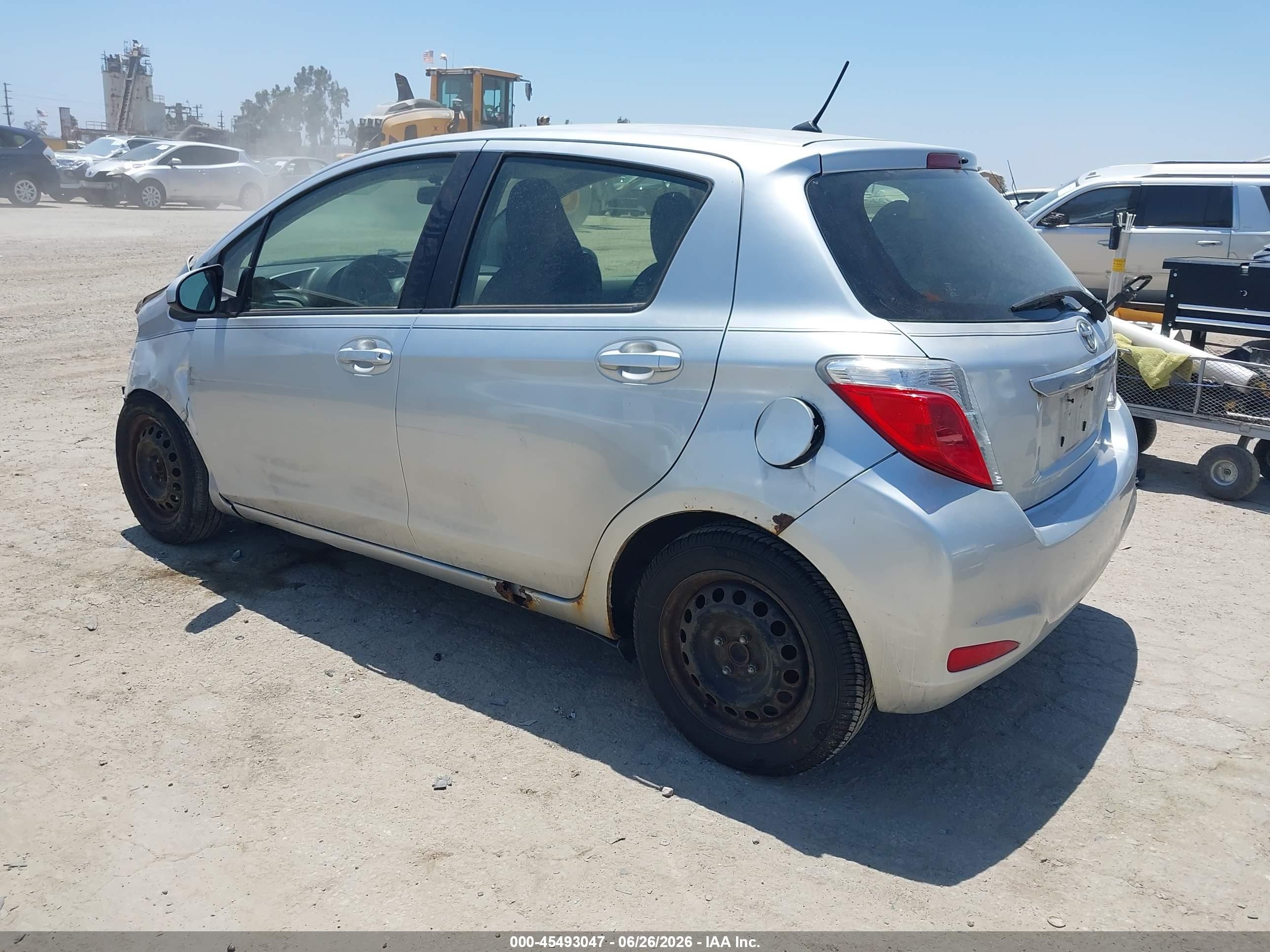 2012 Toyota Yaris Le Серебряный vin: JTDKTUD37CD531589