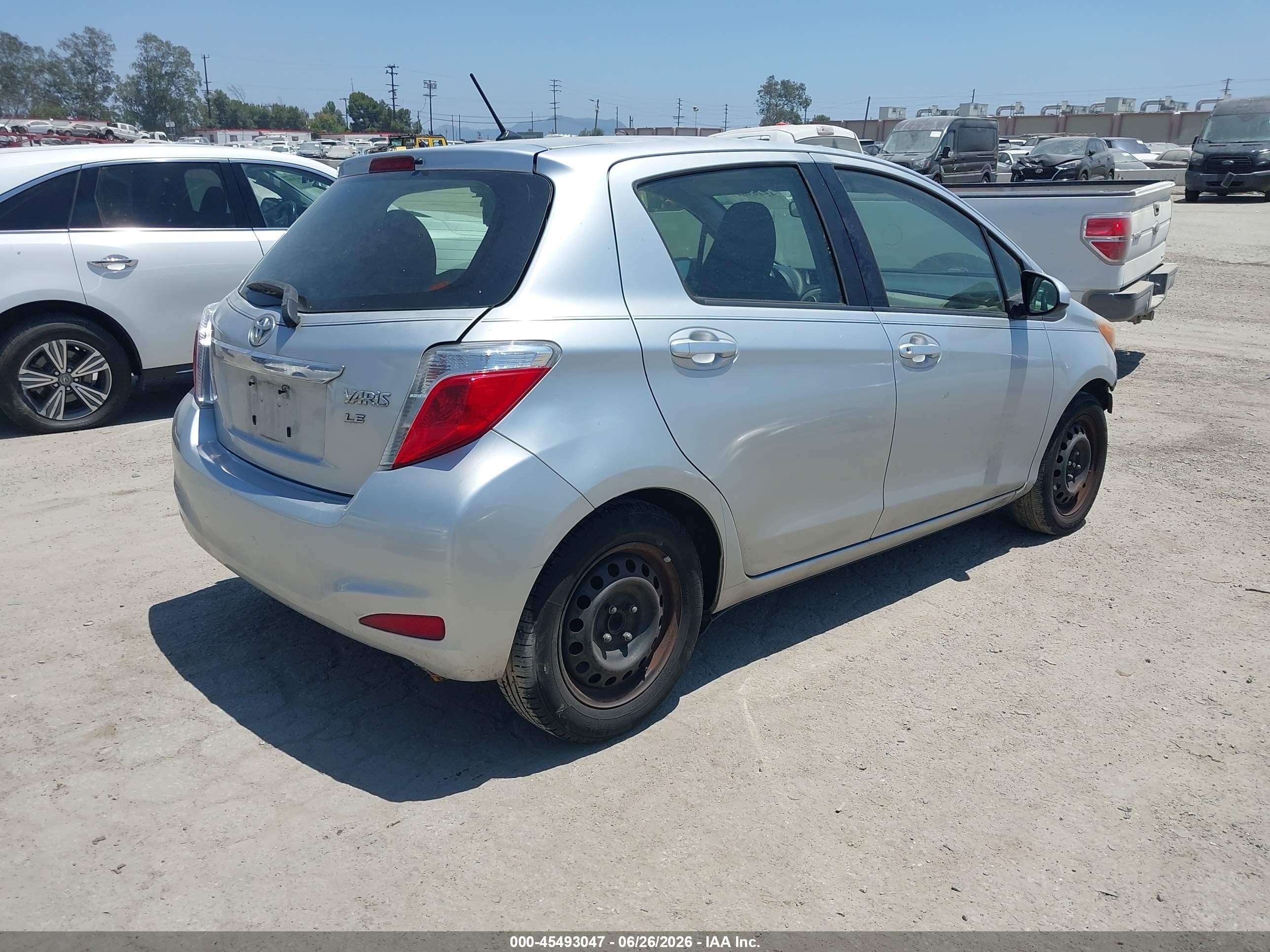 2012 Toyota Yaris Le Серебряный vin: JTDKTUD37CD531589