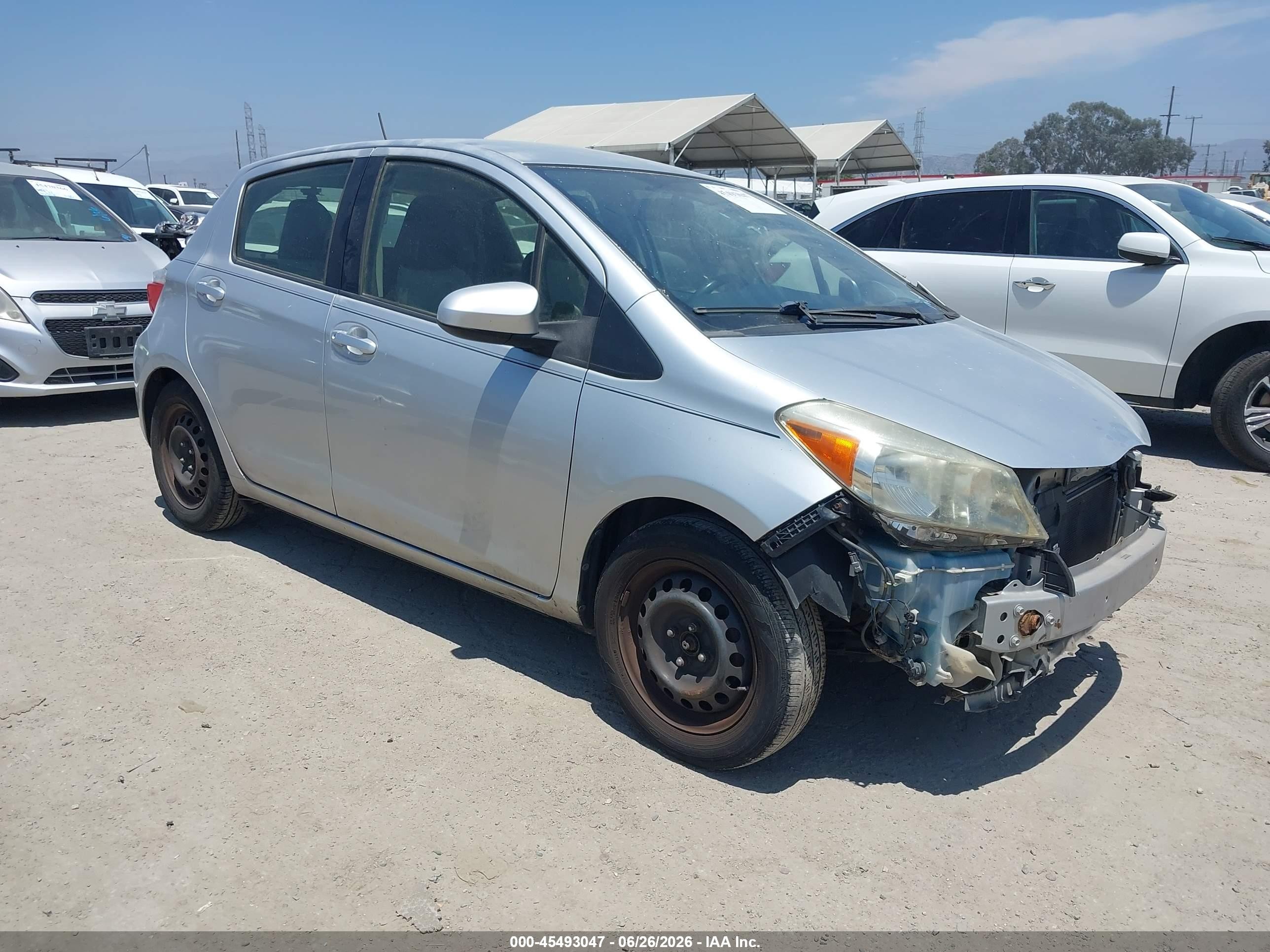 2012 Toyota Yaris Le Silver vin: JTDKTUD37CD531589