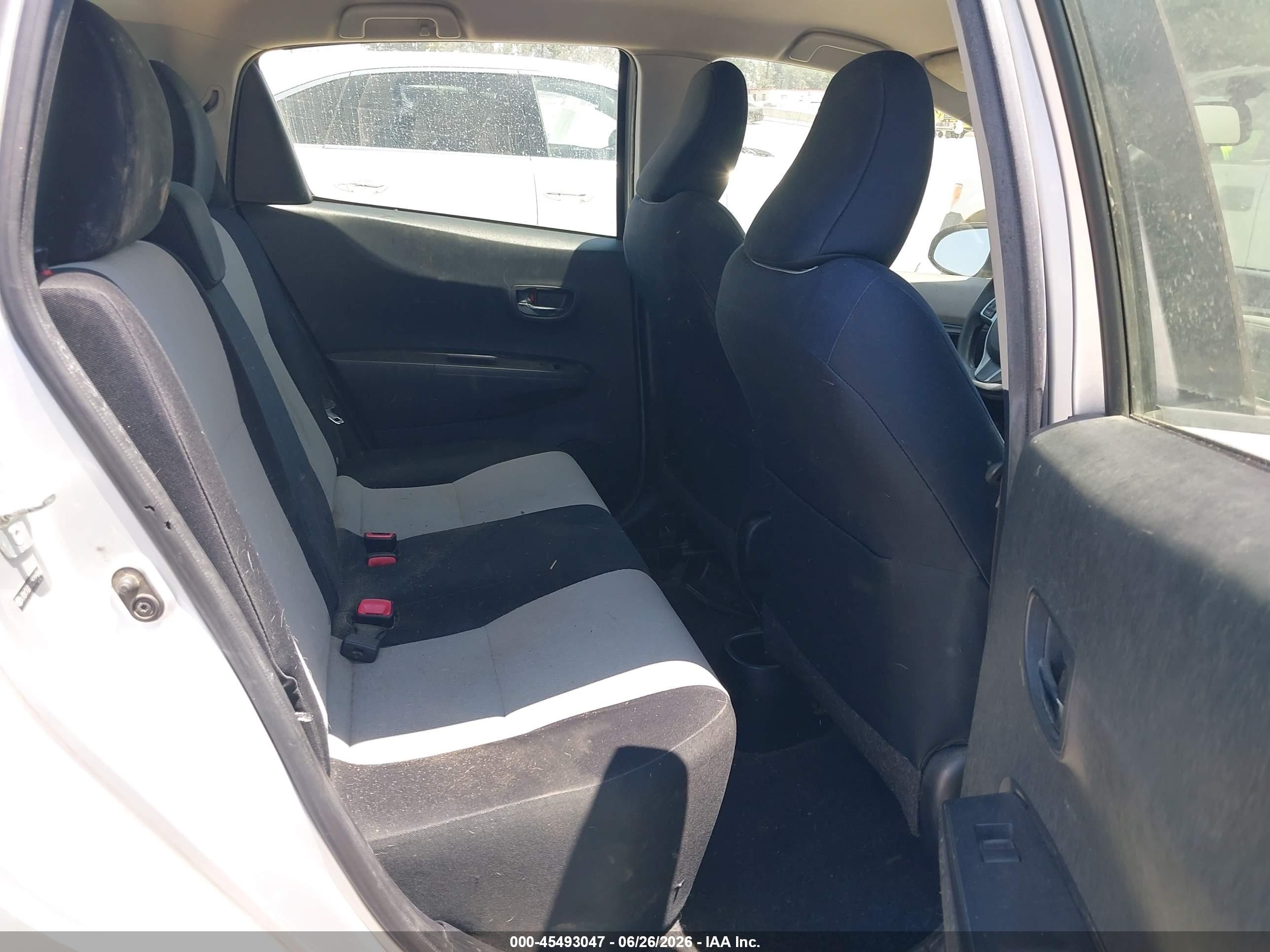 2012 Toyota Yaris Le Серебряный vin: JTDKTUD37CD531589