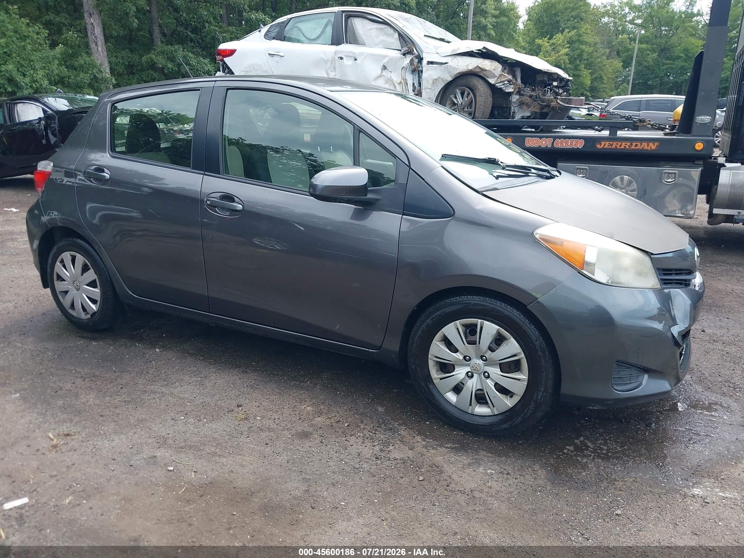 2012 Toyota Yaris Le Gray vin: JTDKTUD37CD538414