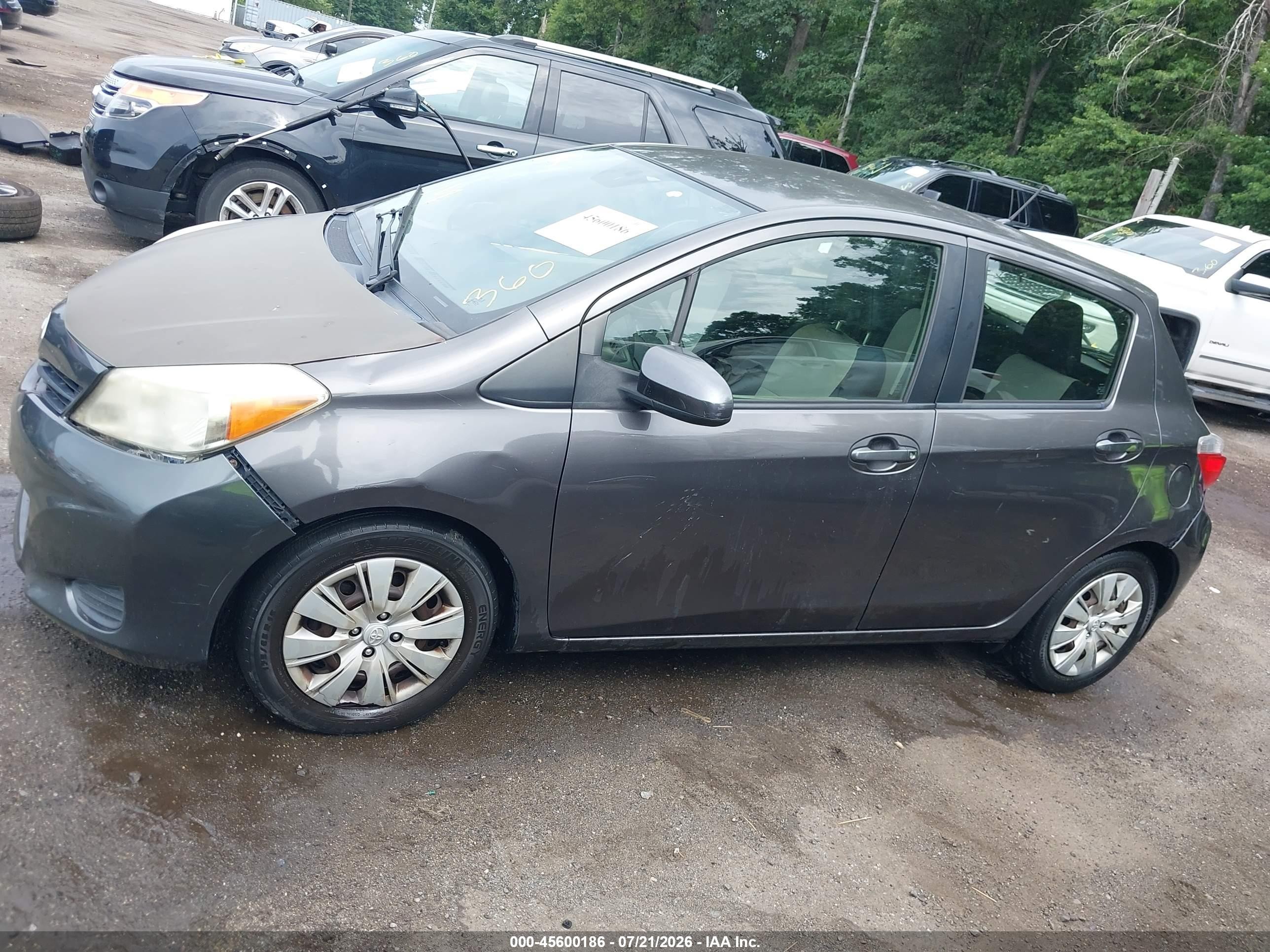 2012 Toyota Yaris Le Gray vin: JTDKTUD37CD538414
