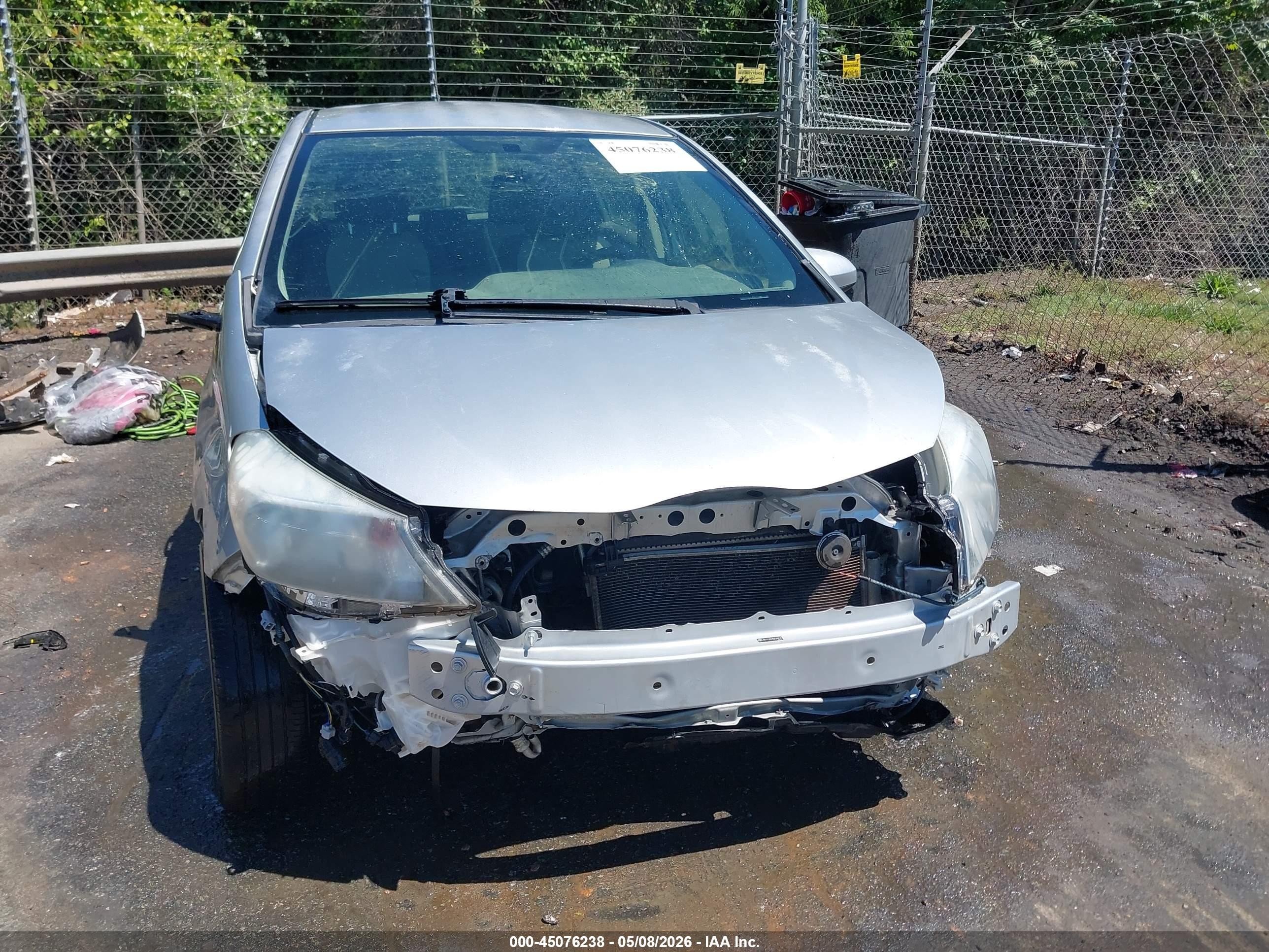 2013 Toyota Yaris Le Silver vin: JTDKTUD37DD549575