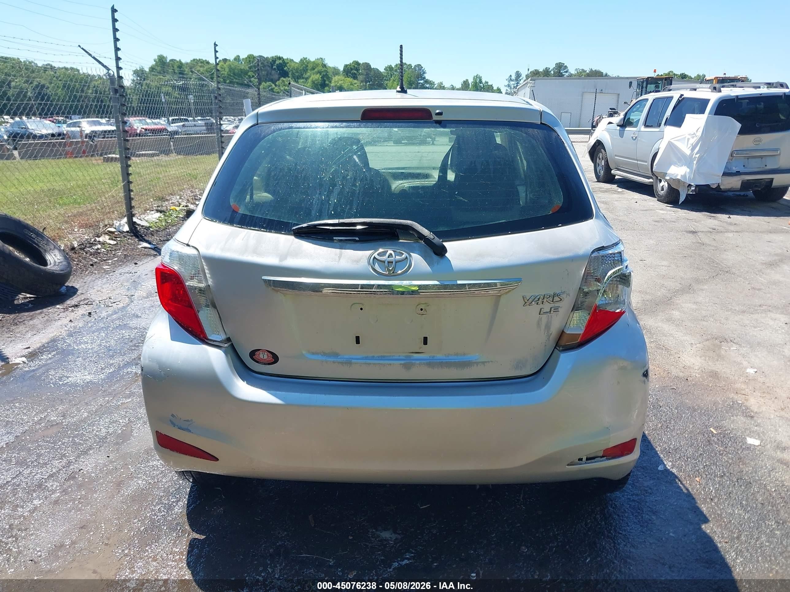 2013 Toyota Yaris Le Silver vin: JTDKTUD37DD549575
