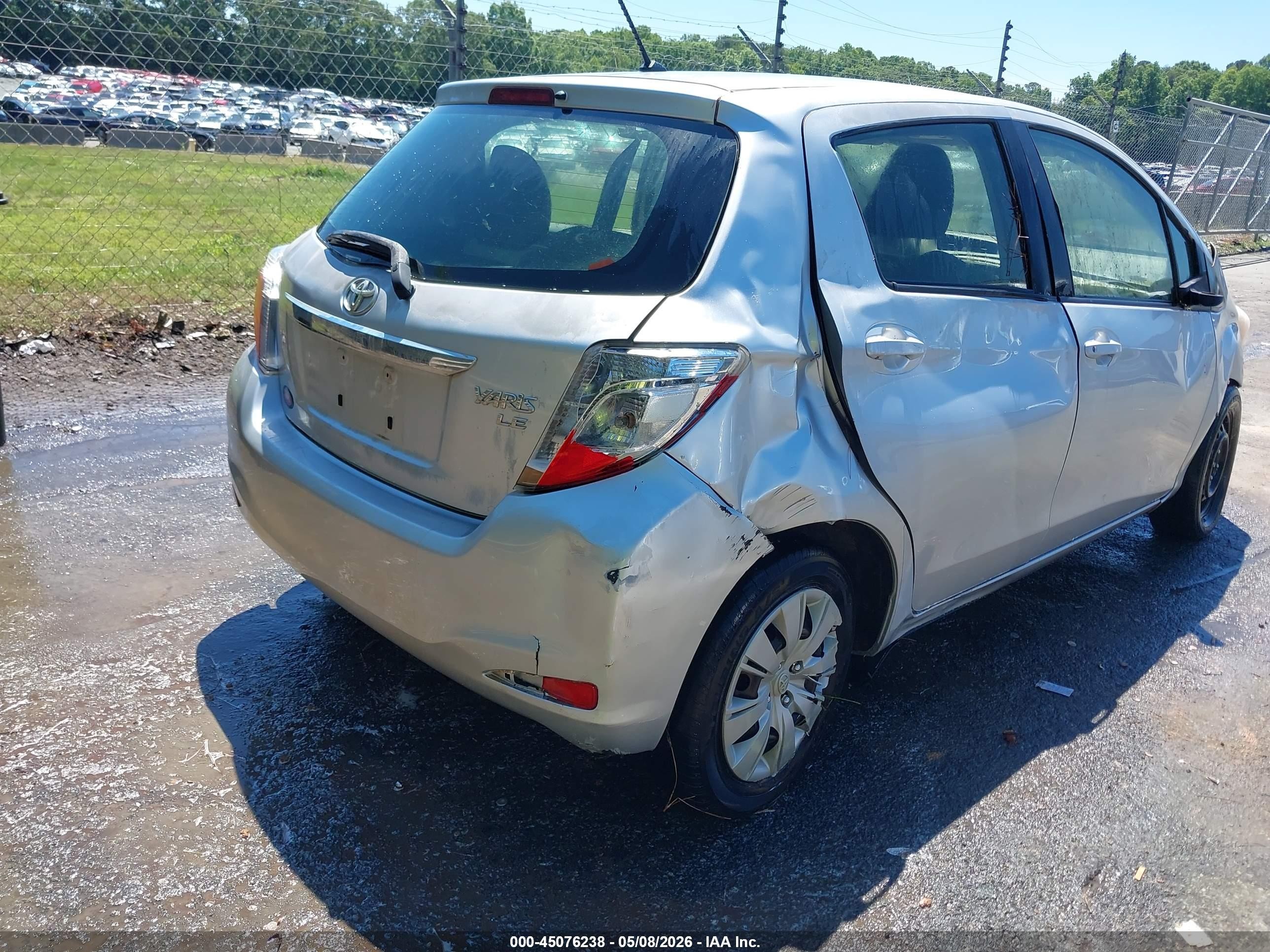 2013 Toyota Yaris Le Silver vin: JTDKTUD37DD549575