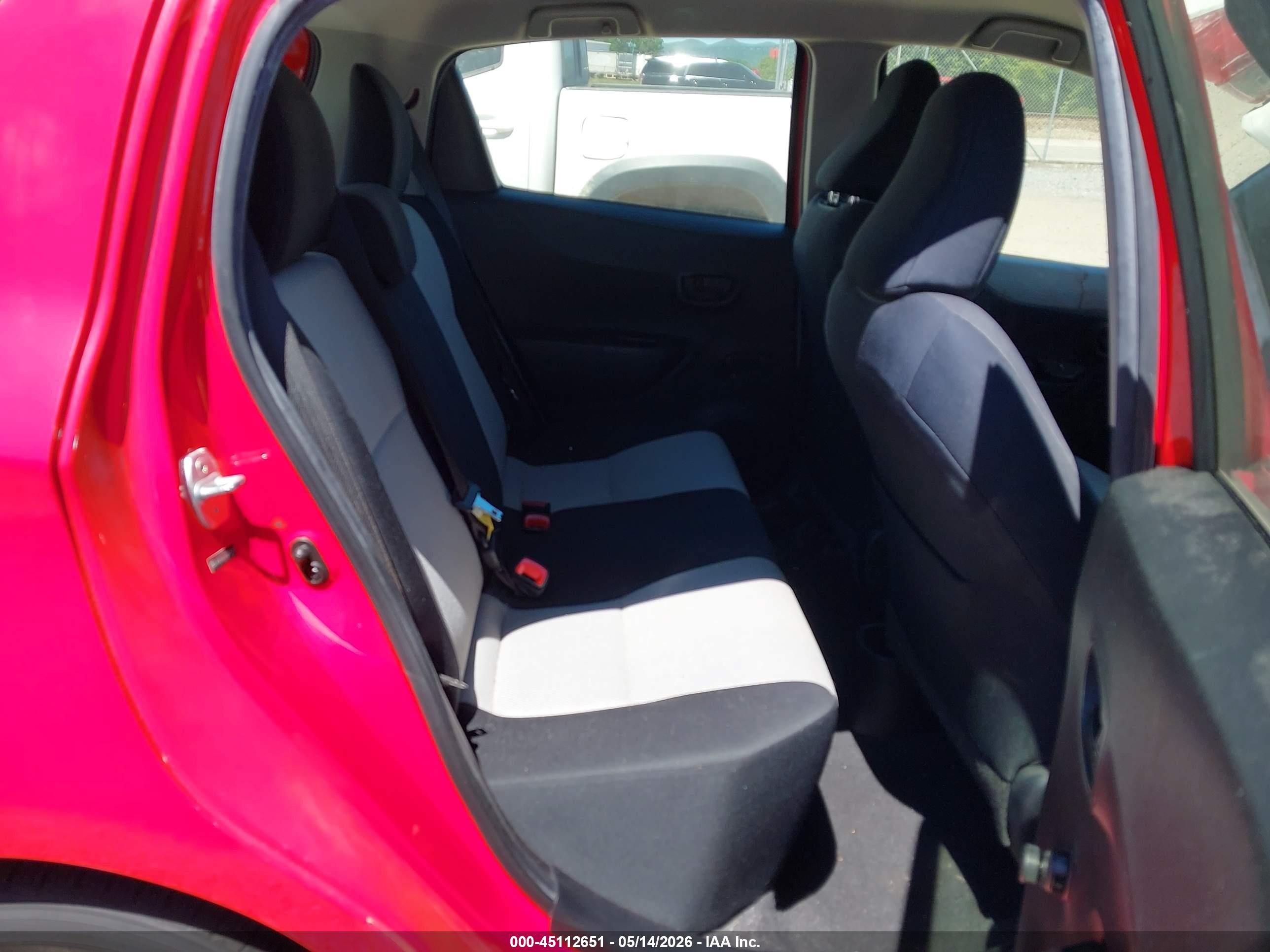 2013 Toyota Yaris L Red vin: JTDKTUD37DD555151