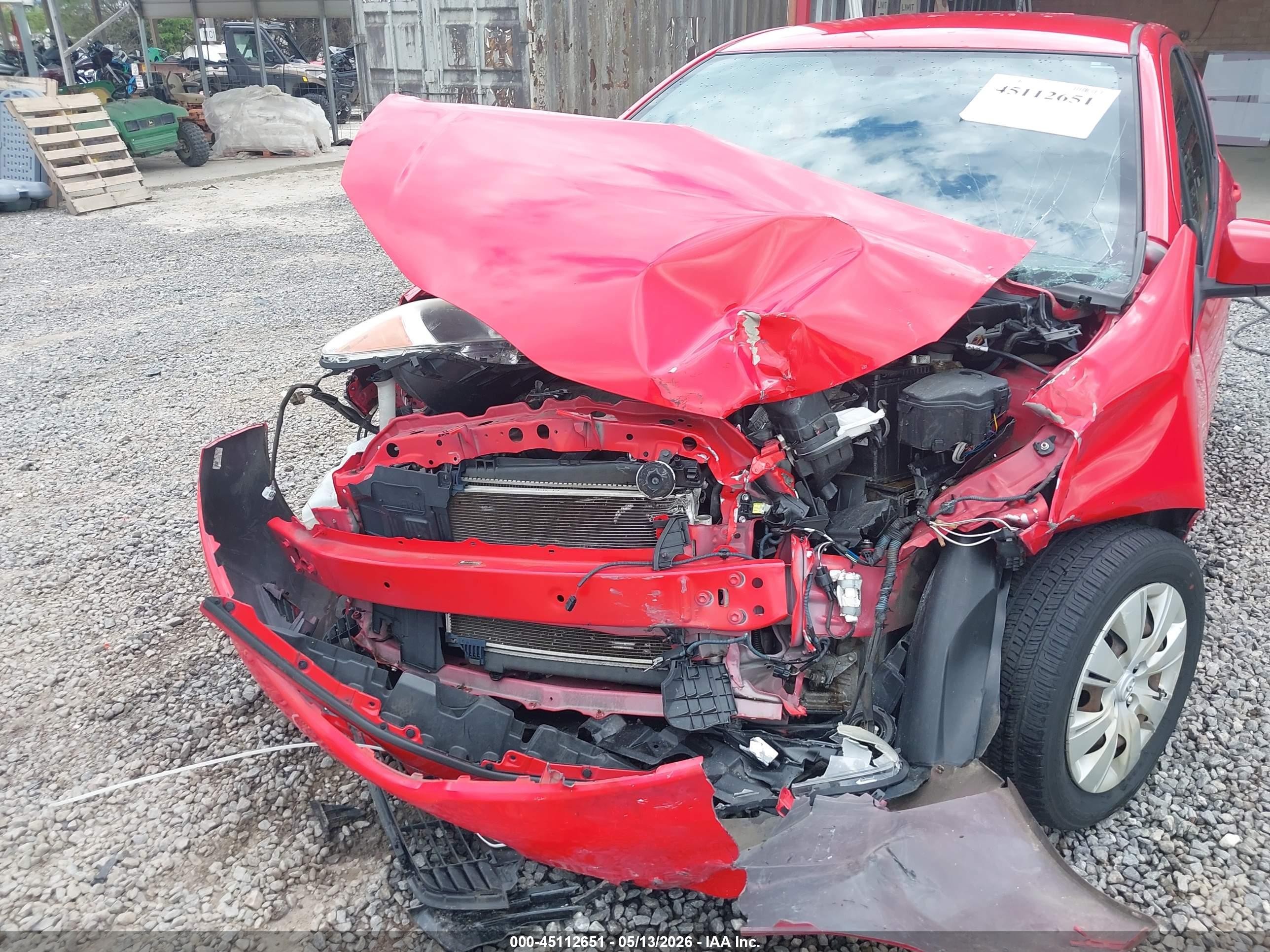 2013 Toyota Yaris L Red vin: JTDKTUD37DD555151