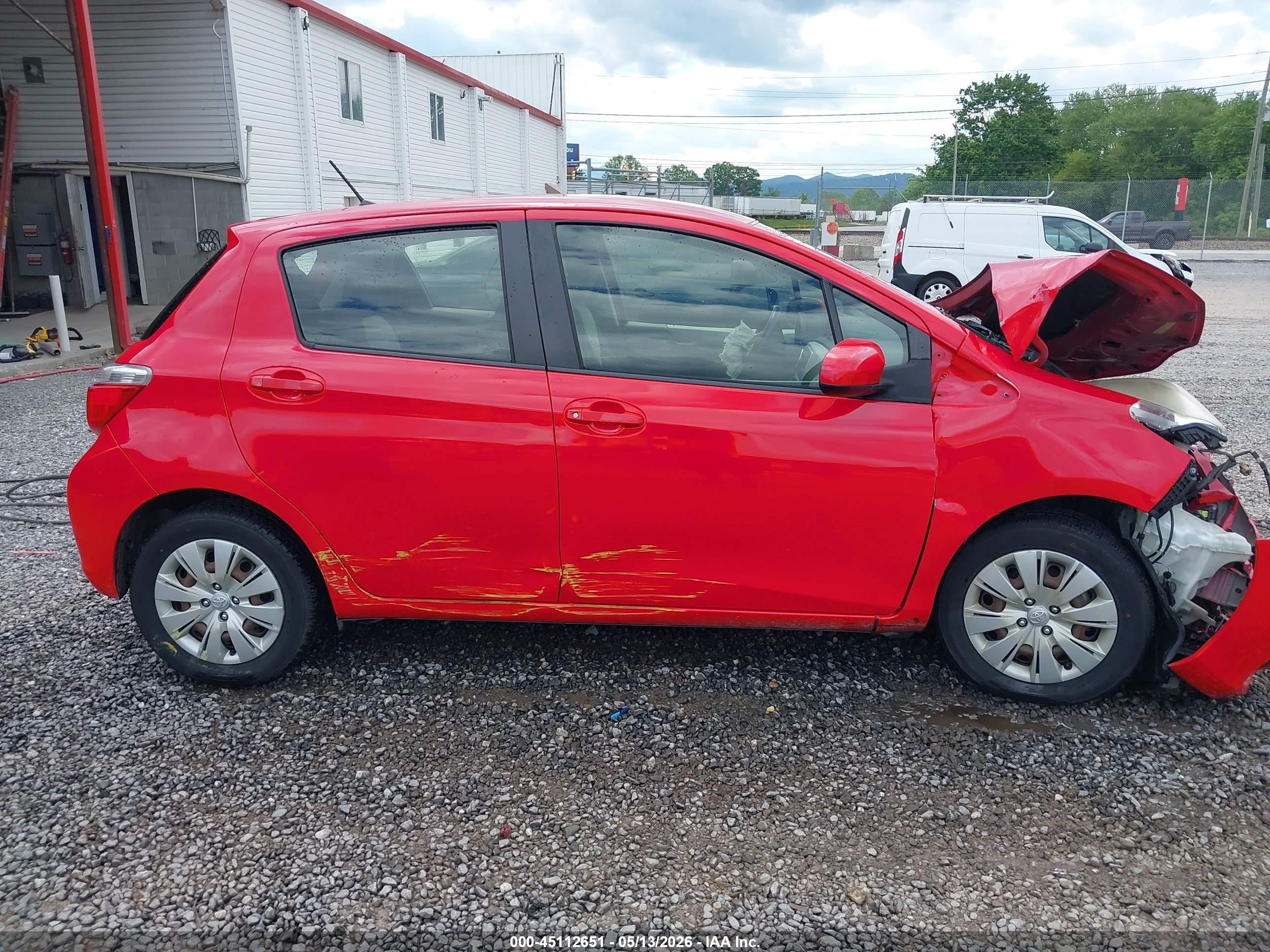 2013 Toyota Yaris L Red vin: JTDKTUD37DD555151