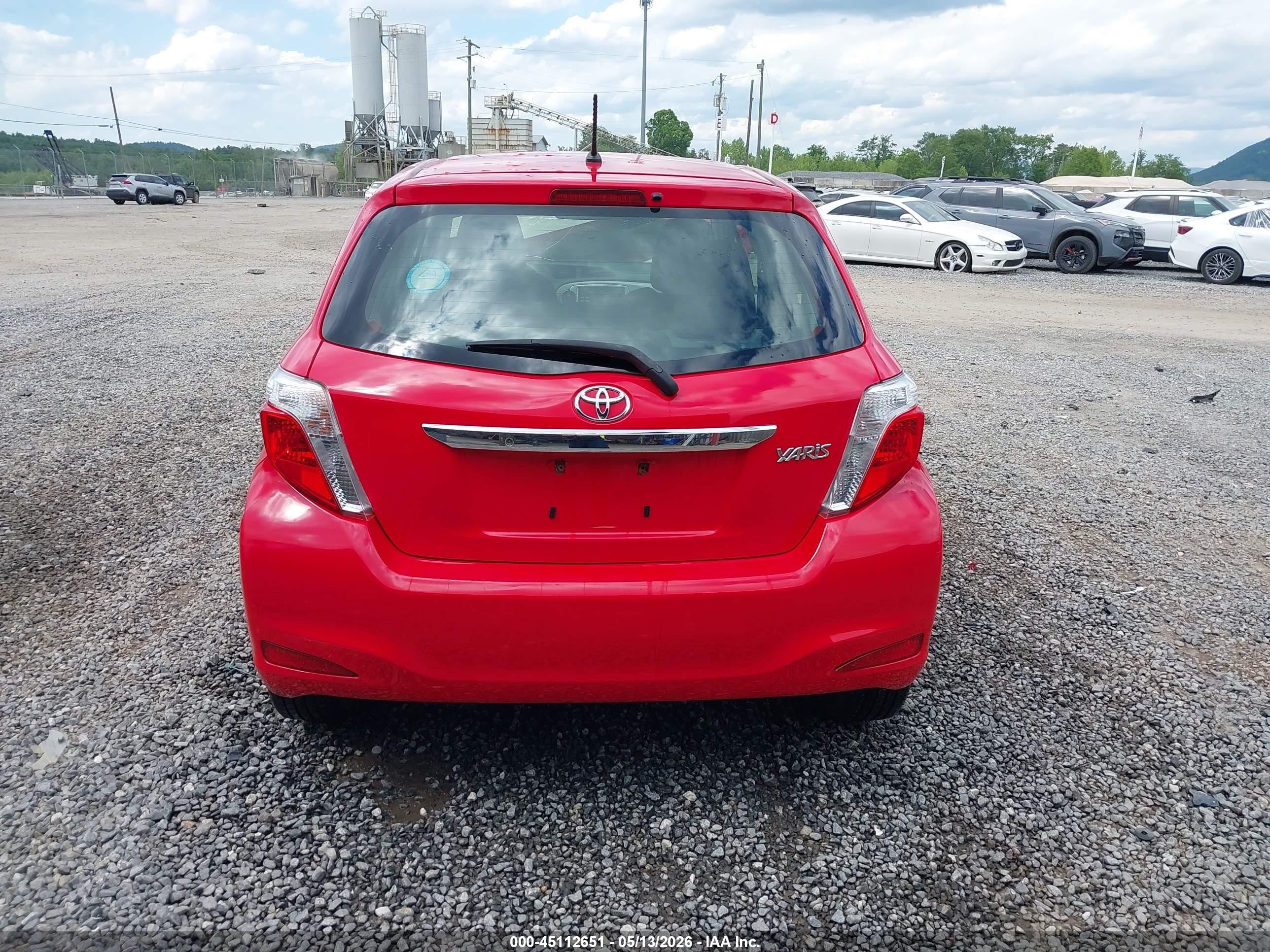2013 Toyota Yaris L Red vin: JTDKTUD37DD555151