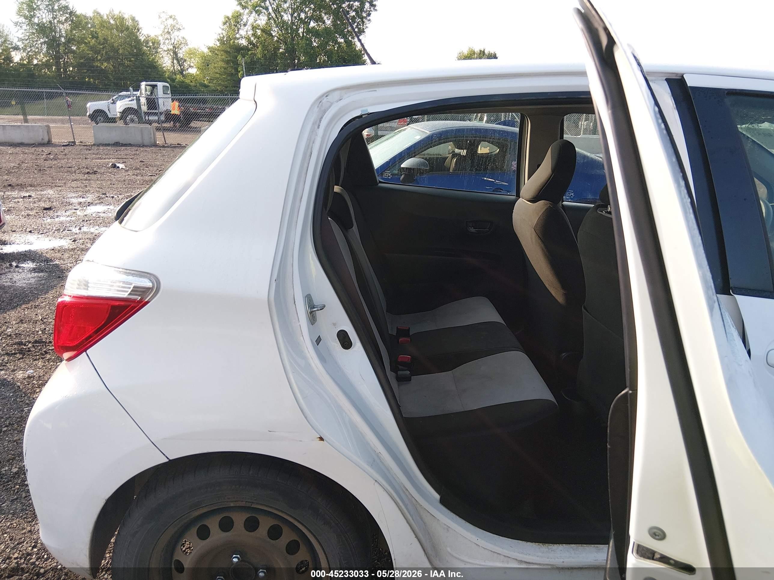 2014 Toyota Yaris Le (tmc/cbu Plant) Белый vin: JTDKTUD37ED591780