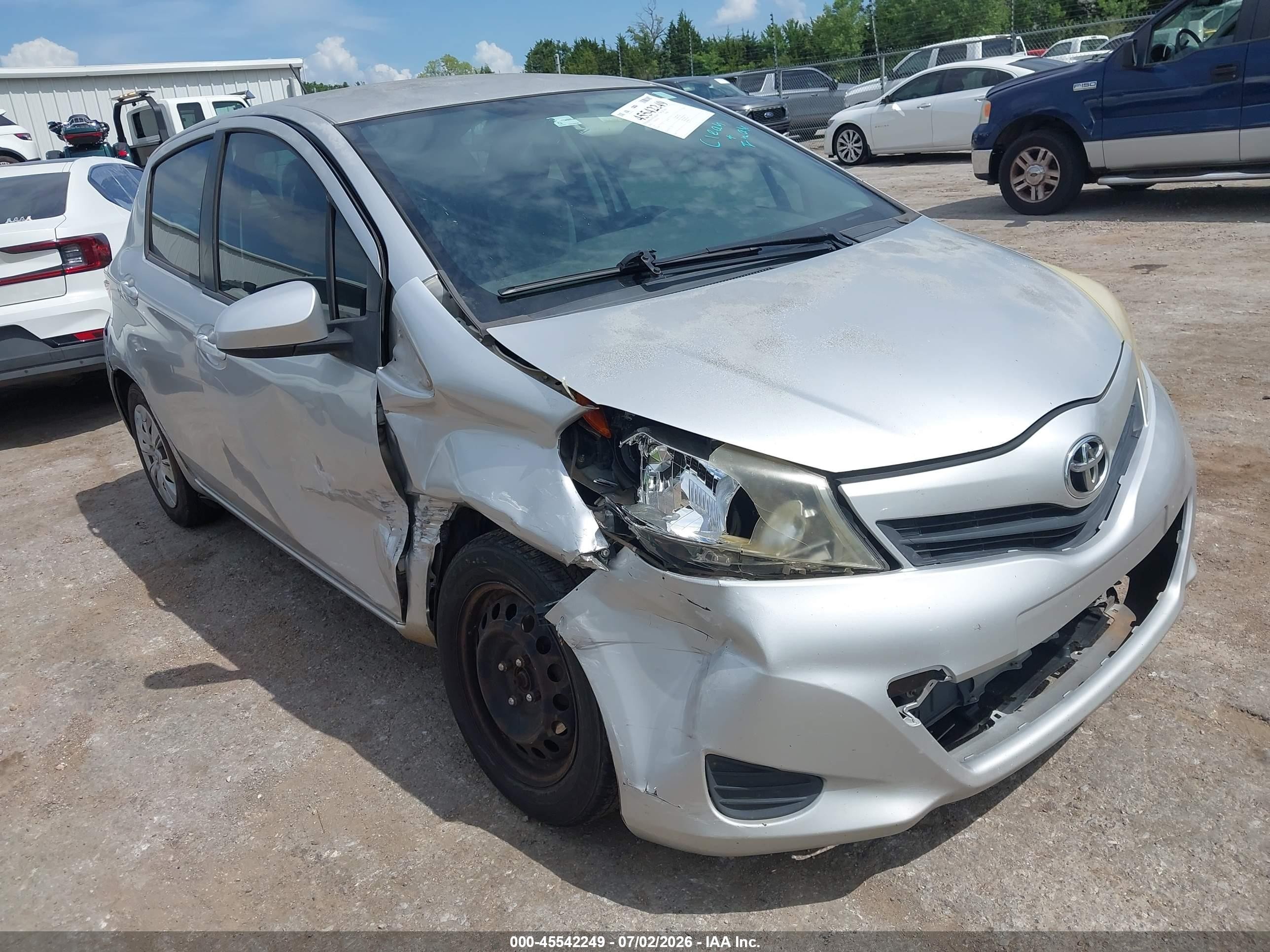 2012 Toyota Yaris Le Silver vin: JTDKTUD38CD502795