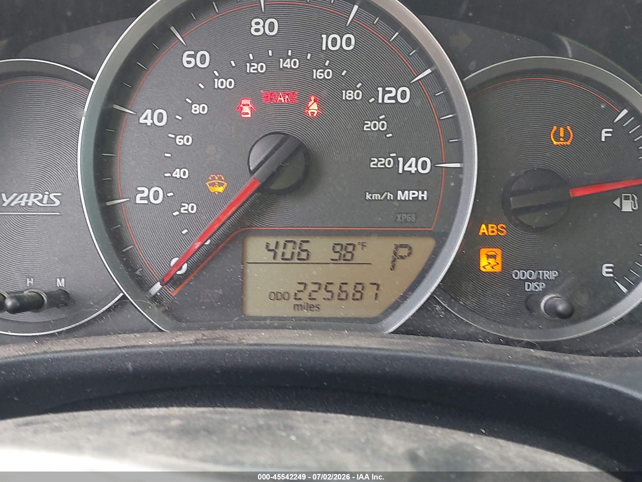2012 Toyota Yaris Le Silver vin: JTDKTUD38CD502795